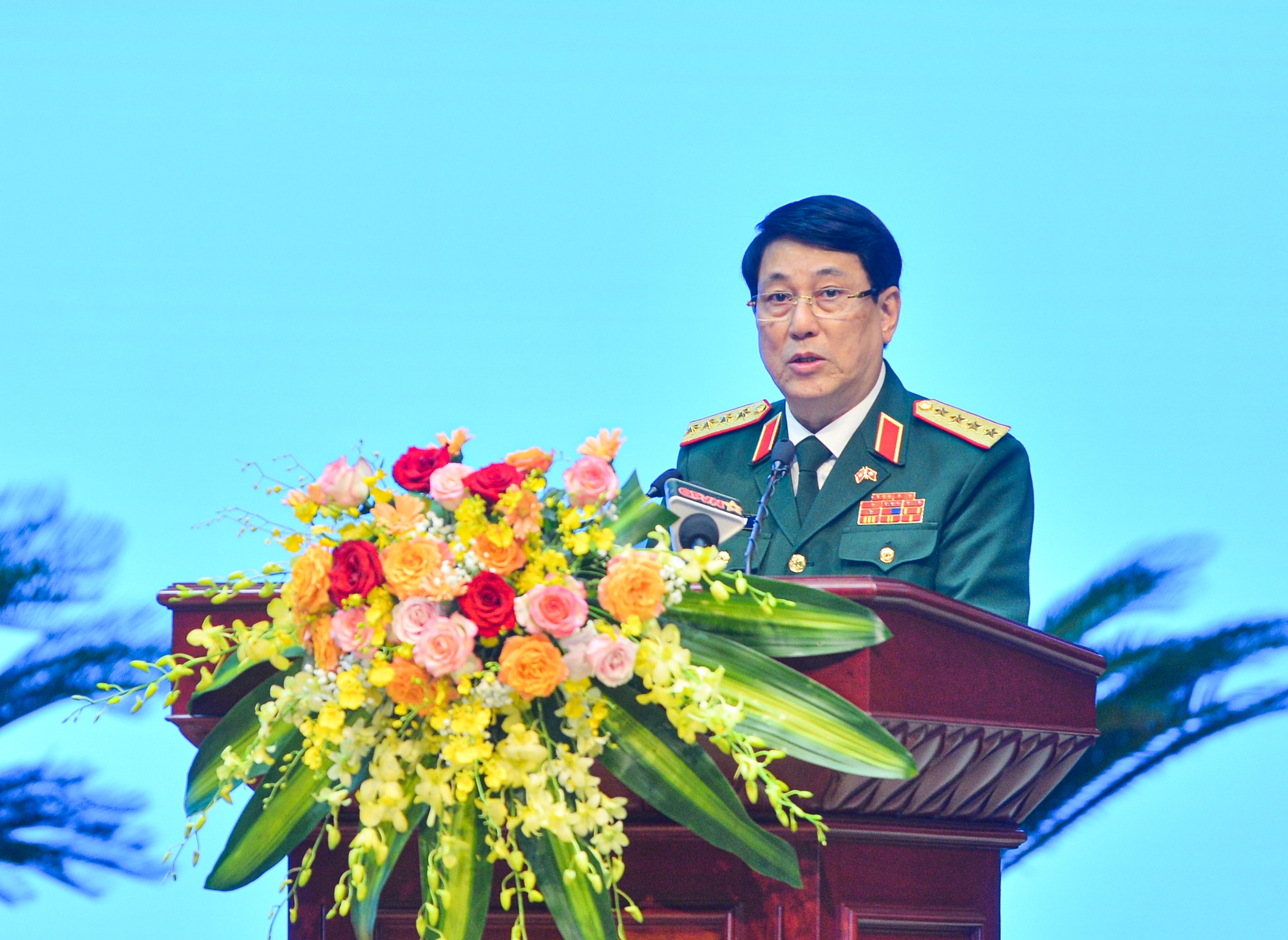Lào tặng huân chương, bằng khen cho tập thể, cá nhân QĐND Việt Nam - Ảnh 3.
