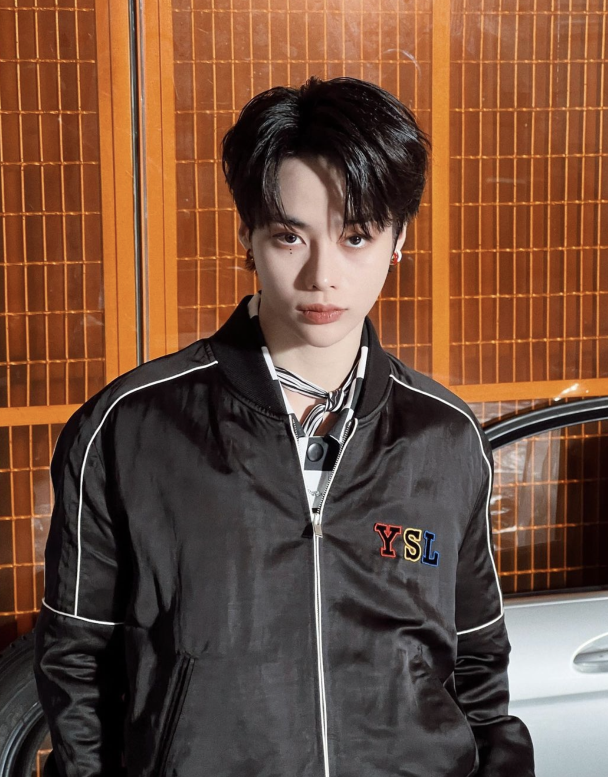 Sao Kpop người Việt Hanbin biến đổi phong cách trong lần trở lại - Ảnh 8. Sao Kpop người Việt Hanbin biến đổi phong cách trong lần trở lại - Ảnh 8.