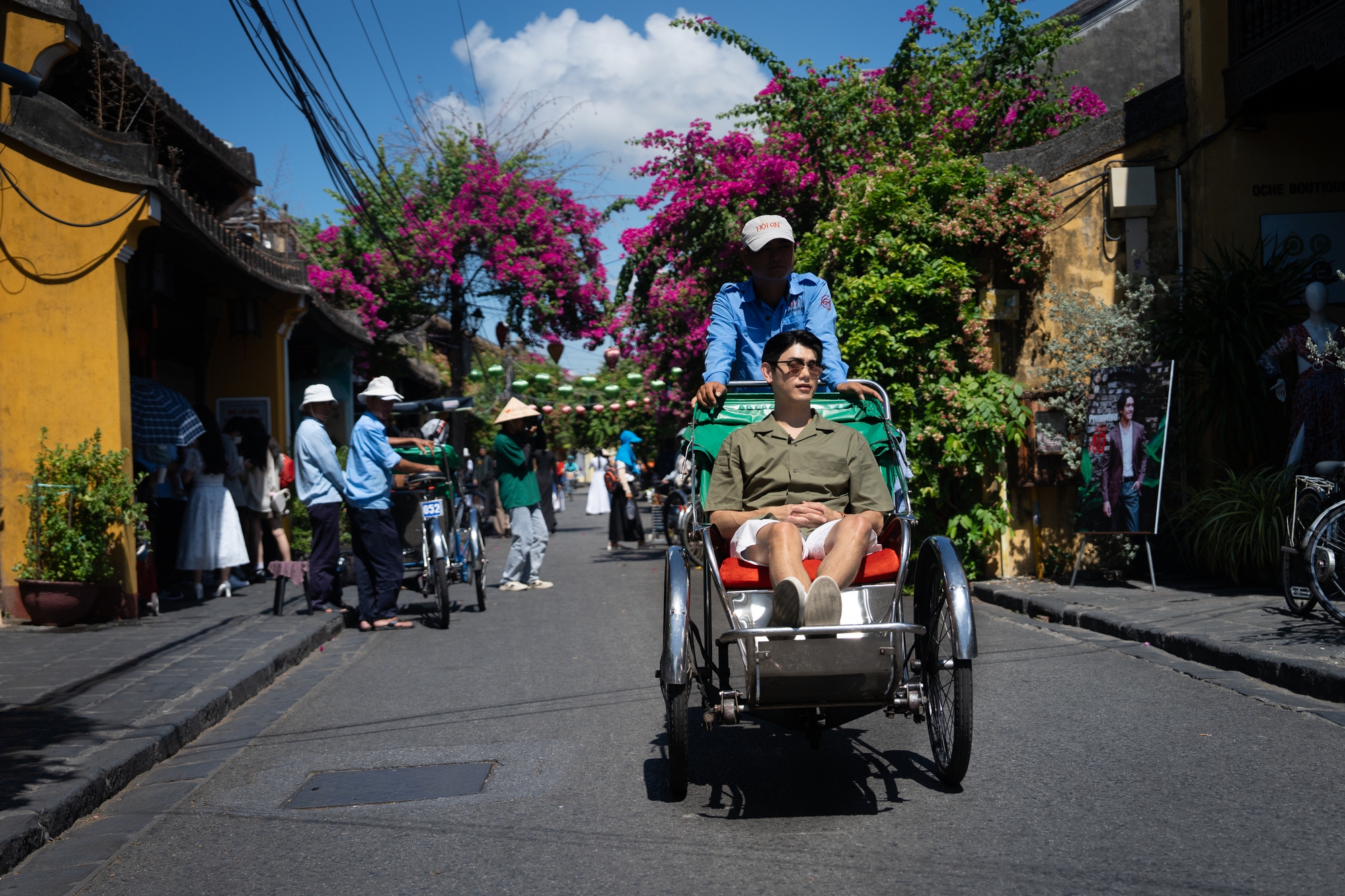 Korean stars who are fluent in 4 languages ​​are fascinated by the beautiful scenery of Hoi An - Photo 4.