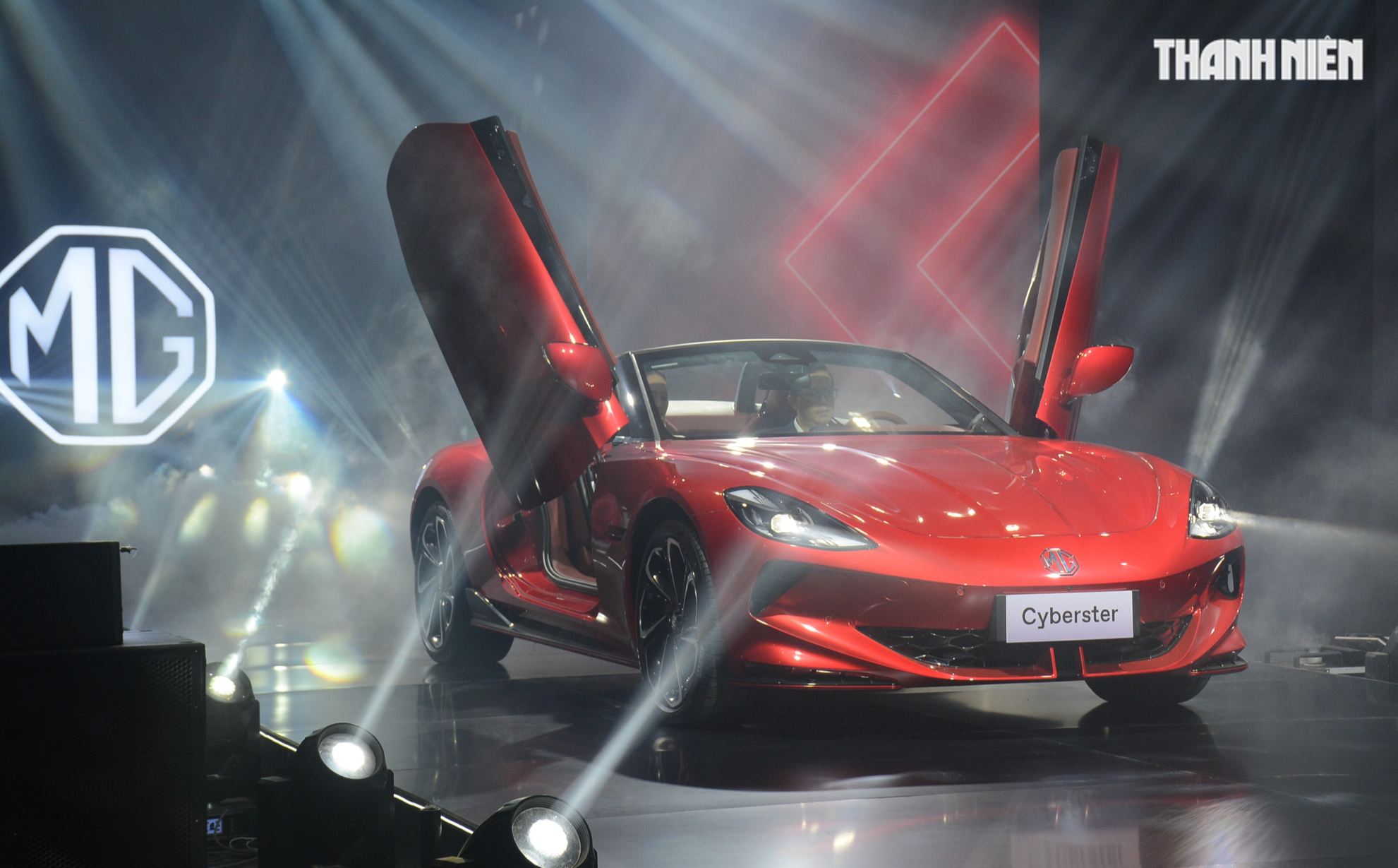 Nhiều mẫu &ocirc; t&ocirc; mới đời cũ tồn kho giảm gi&aacute; cả trăm triệu đồng - Ảnh 3.