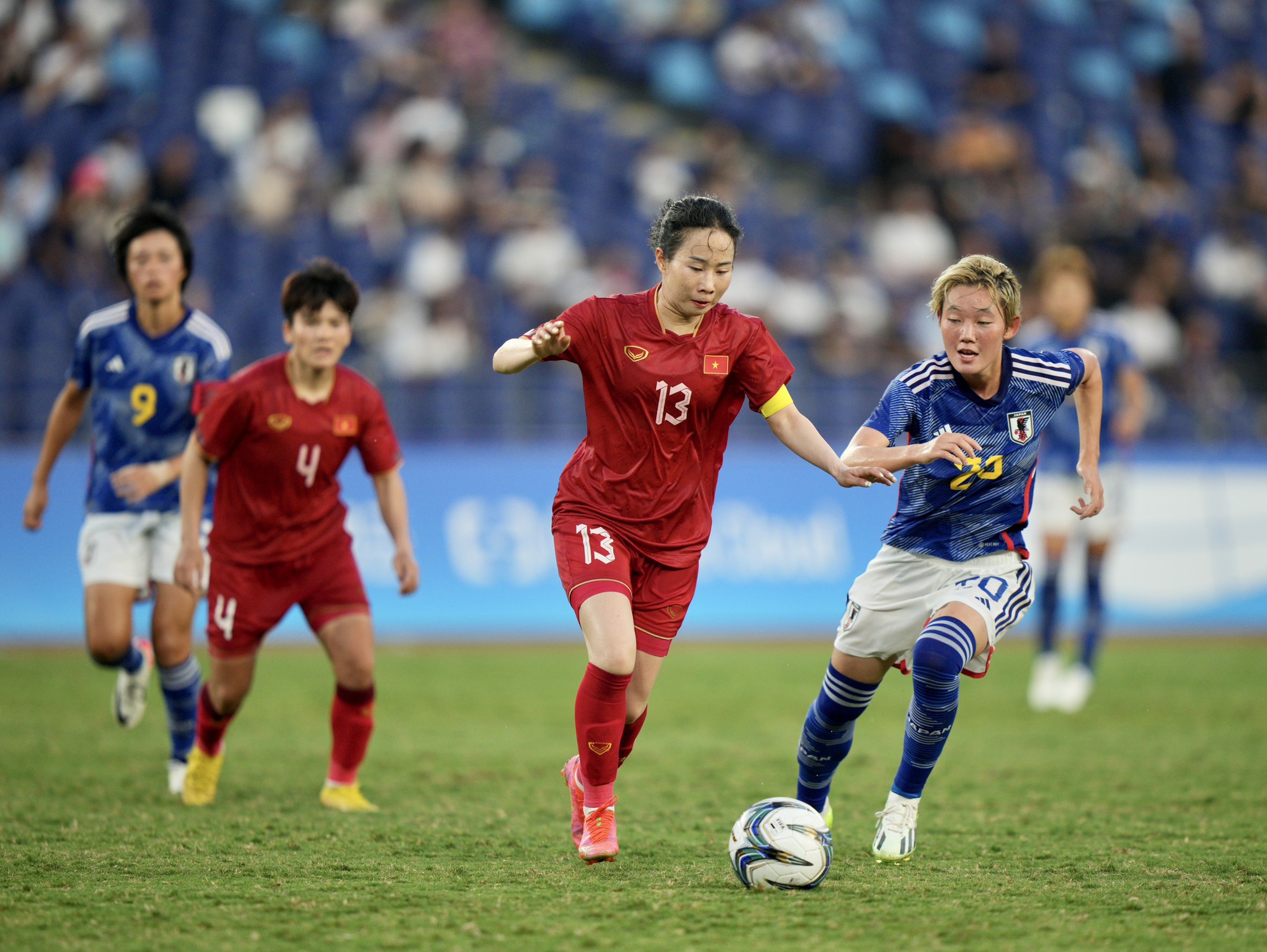HLV Mai Đức Chung lý giải về thất bại 0-7 của đội tuyển nữ Việt Nam - Ảnh 5.