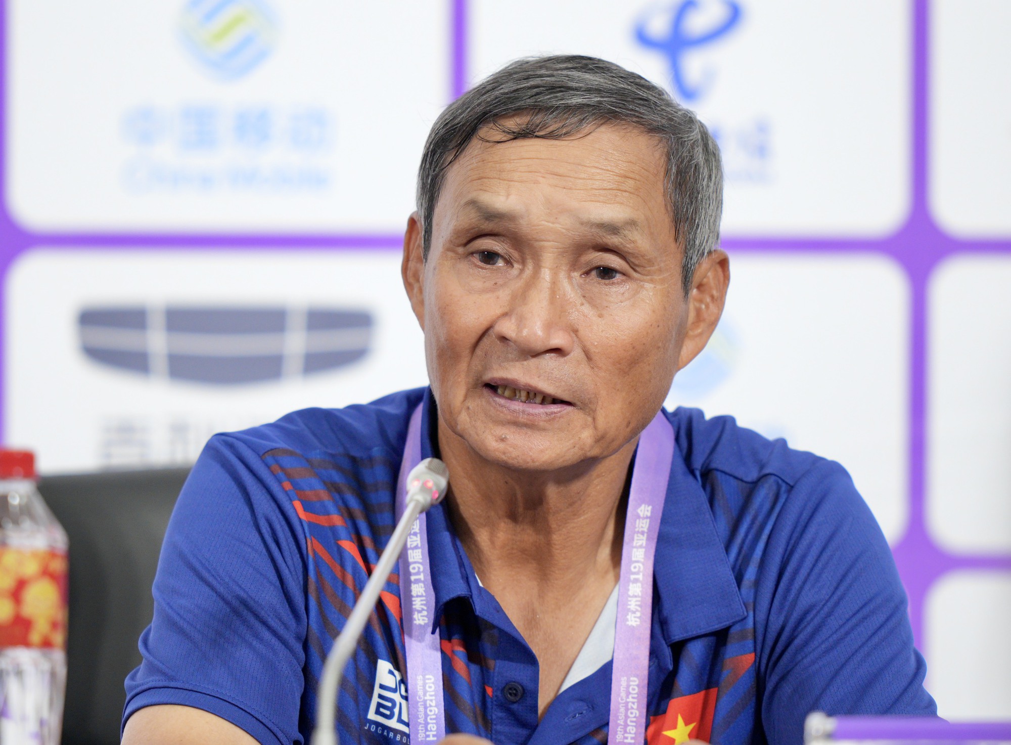 HLV Mai Đức Chung lý giải về thất bại 0-7 của đội tuyển nữ Việt Nam - Ảnh 1.
