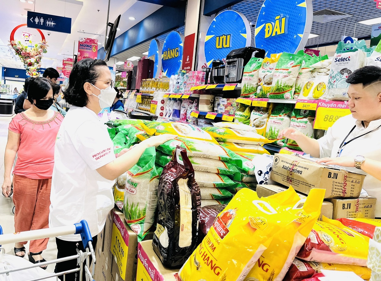Hơn 500 mặt hàng thiết yếu được siêu sale tại Saigon Co.op