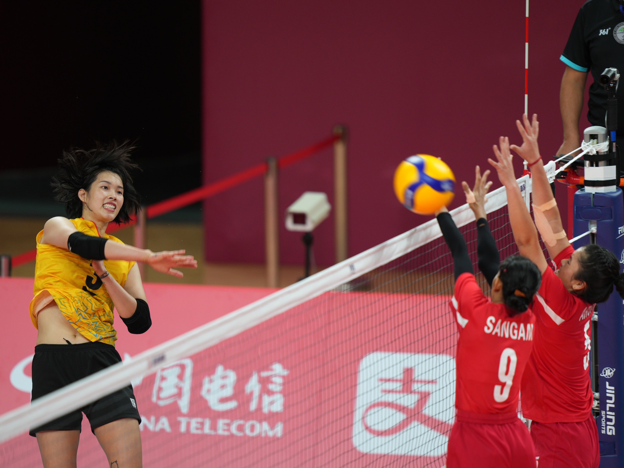 Thắng dễ Nepal, đội tuyển nữ bóng chuyền Việt Nam giữ Thanh Thúy chờ đấu Hàn Quốc - Ảnh 3.
