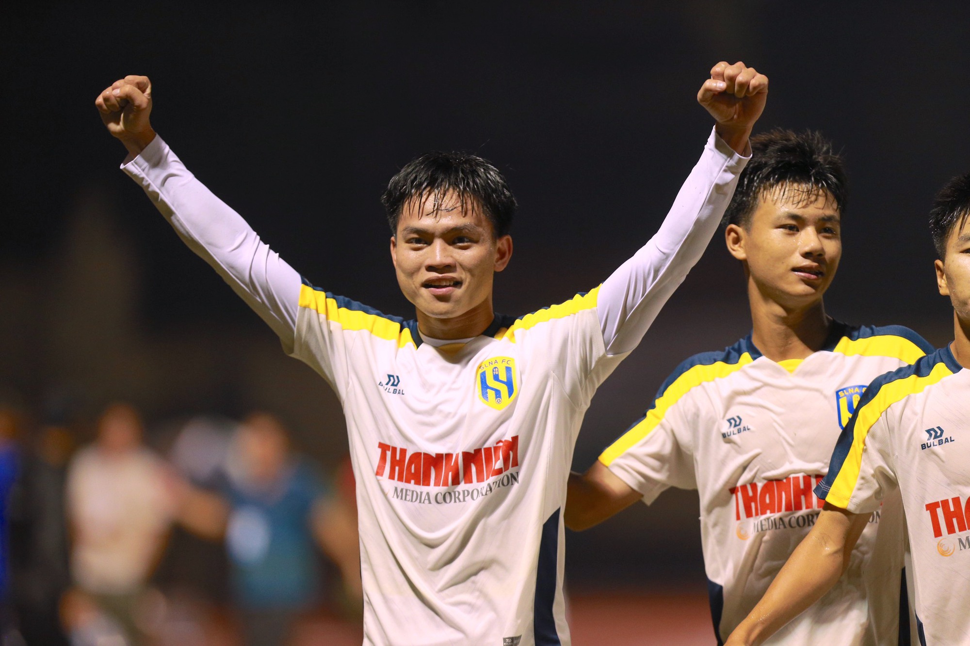 Tài năng trẻ SLNA bất ngờ khi được khoác áo đội tuyển Việt Nam - Ảnh 3.