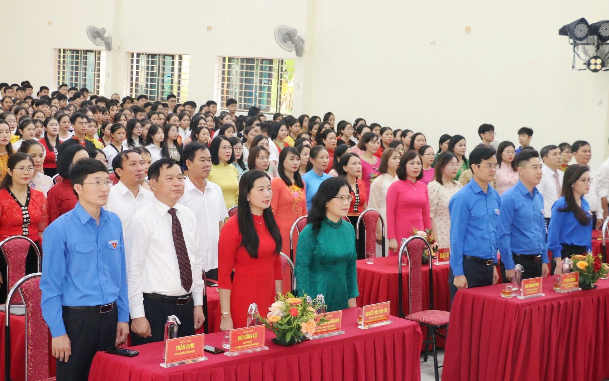 Anh Bùi Quang Huy dự lễ khai trường tại Trường Dân tôc nội trú tỉnh Nghệ An - Ảnh 2.