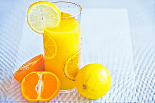 Chuyên gia chỉ cách lành mạnh nhất để uống nước cam - Ảnh 1.