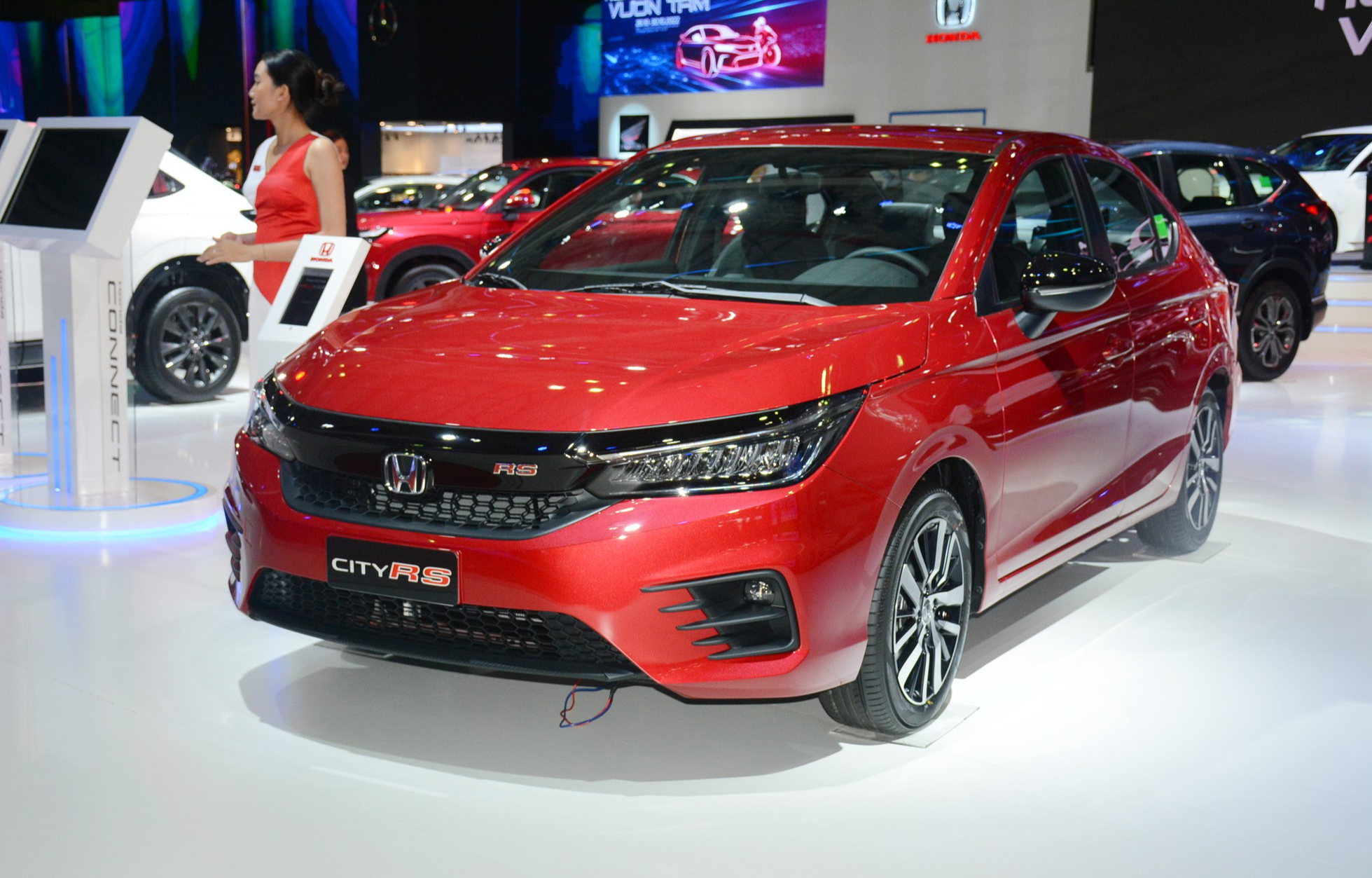 Ô tô sedan hạng B dưới 600 triệu: Toyota Vios bán chạy nhất, Mazda2 vượt Honda City - Ảnh 1.