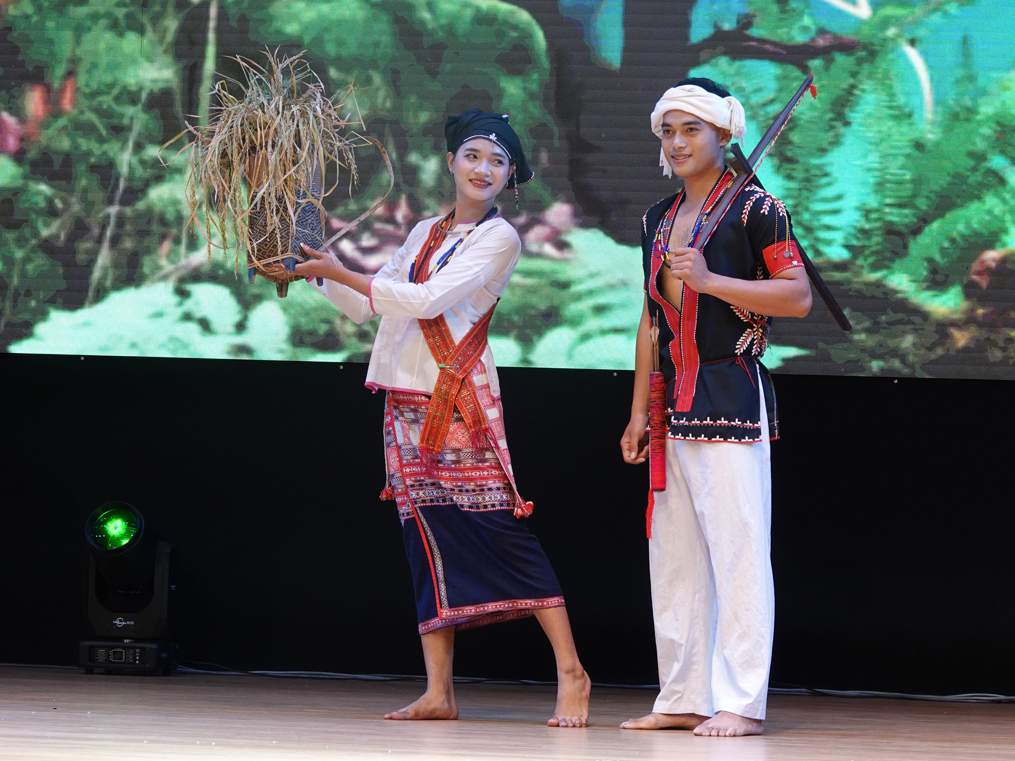Nhiều chương trình đặc sắc tại ngày hội Văn hóa các dân tộc miền Trung  - Ảnh 6.
