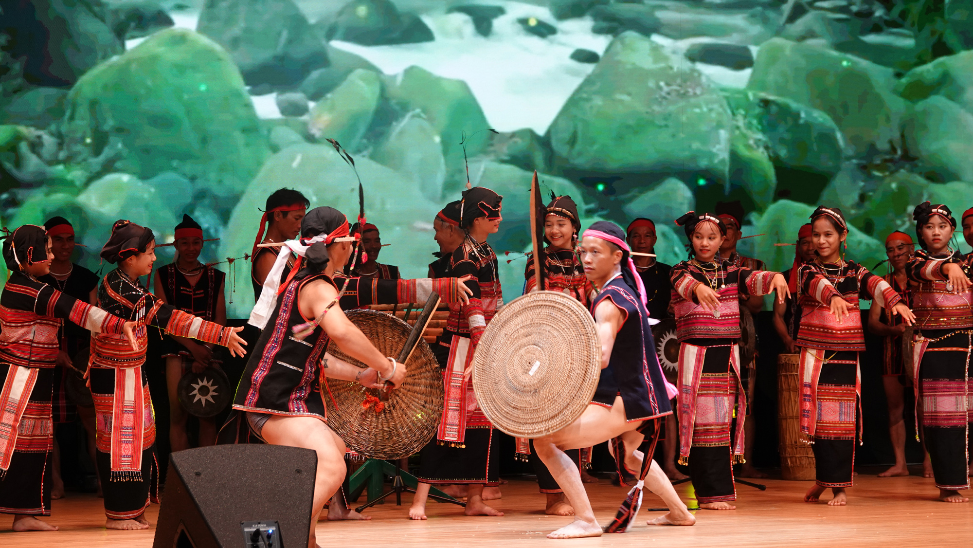 Nhiều chương trình đặc sắc tại ngày hội Văn hóa các dân tộc miền Trung  - Ảnh 1.