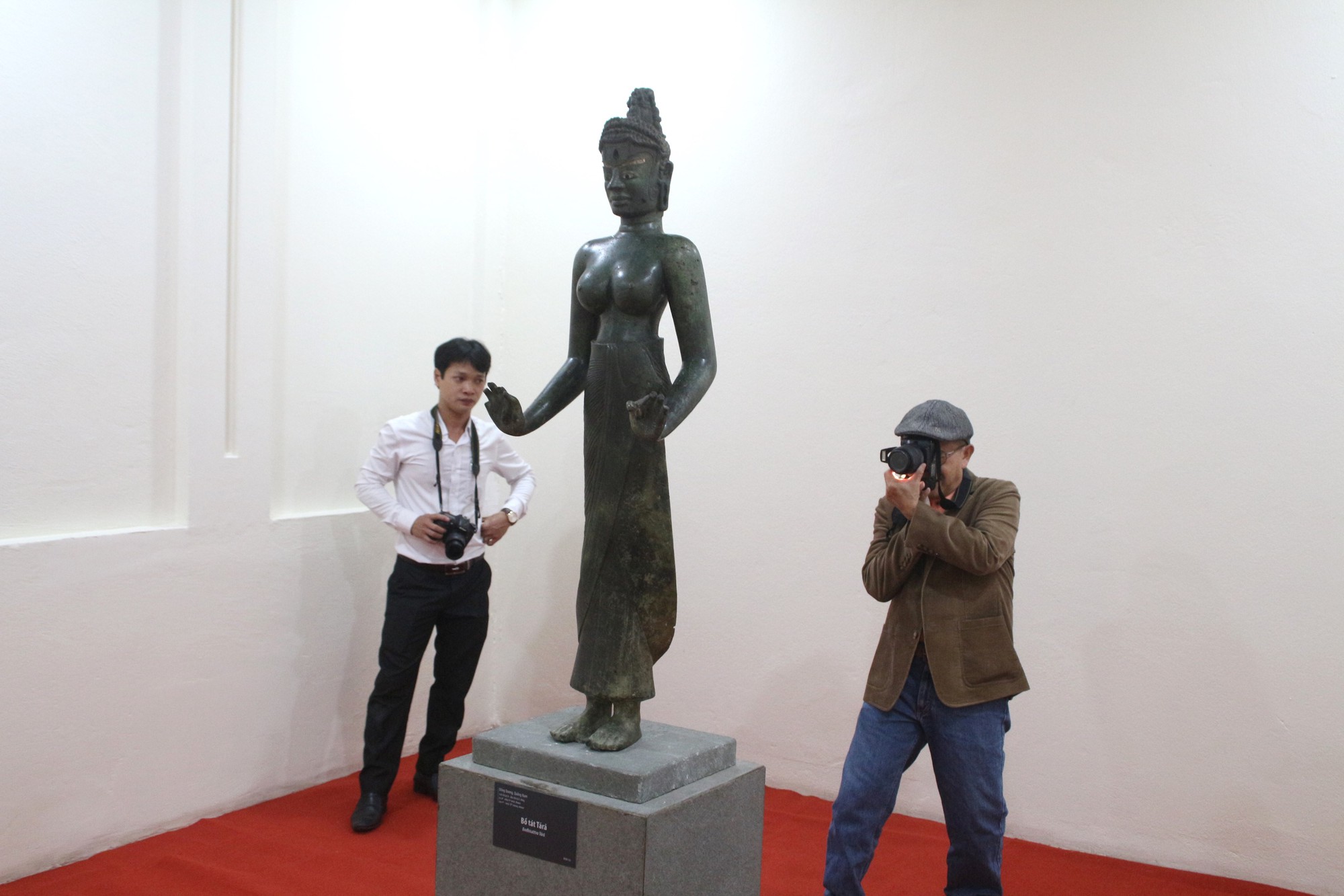 Bodhisattva Tara heykelinin orijinali ile kopyası arasındaki farklar nelerdir? - Fotoğraf 10. Bản gốc và bản sao bảo vật tượng Bồ tát Tara khác nhau ra sao? - Ảnh 10.