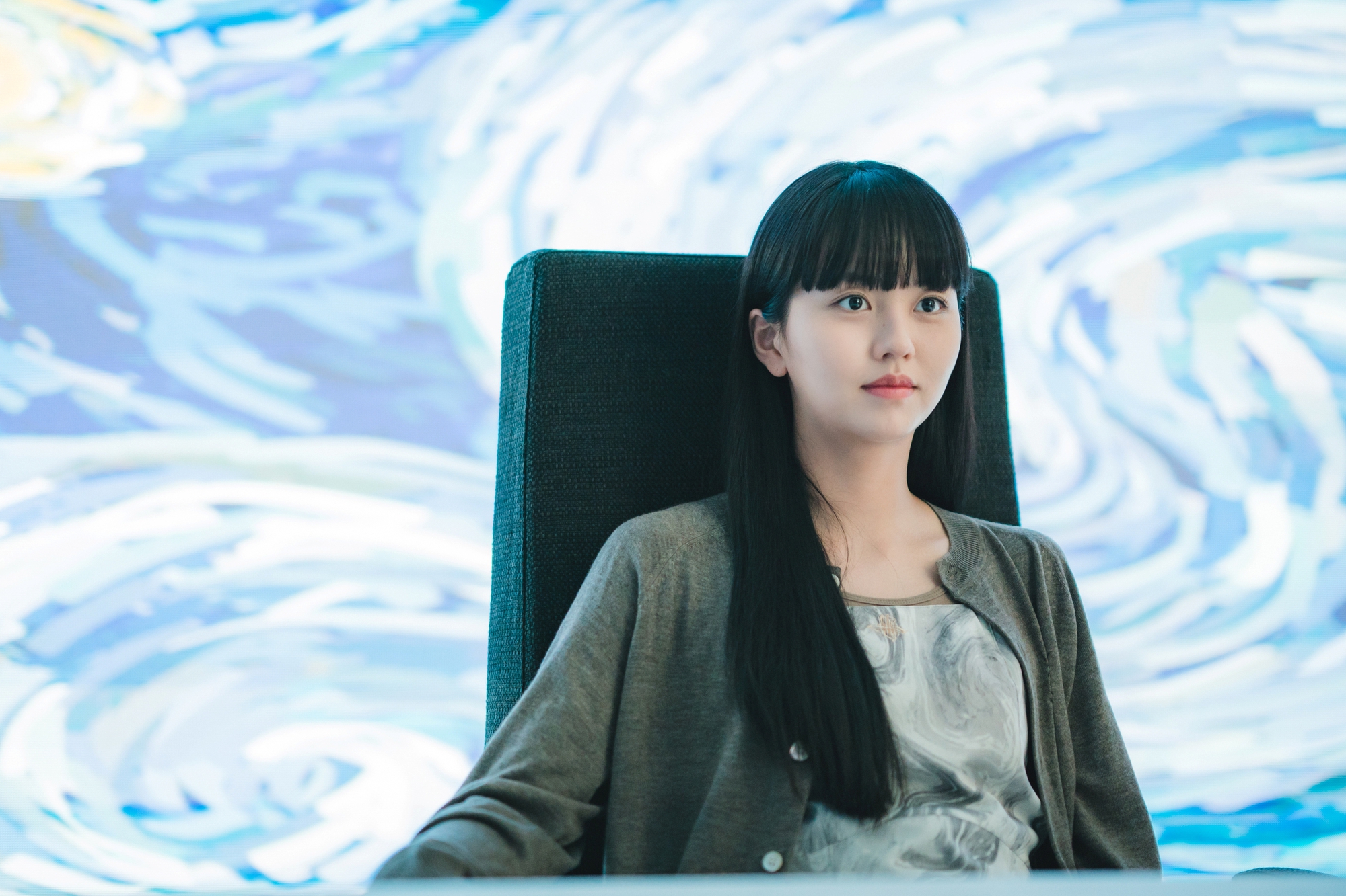 Vẻ đẹp ngọt ngào của ‘em gái quốc dân’ Kim So Hyun trong ‘Thợ săn nói dối’ - Ảnh 1.