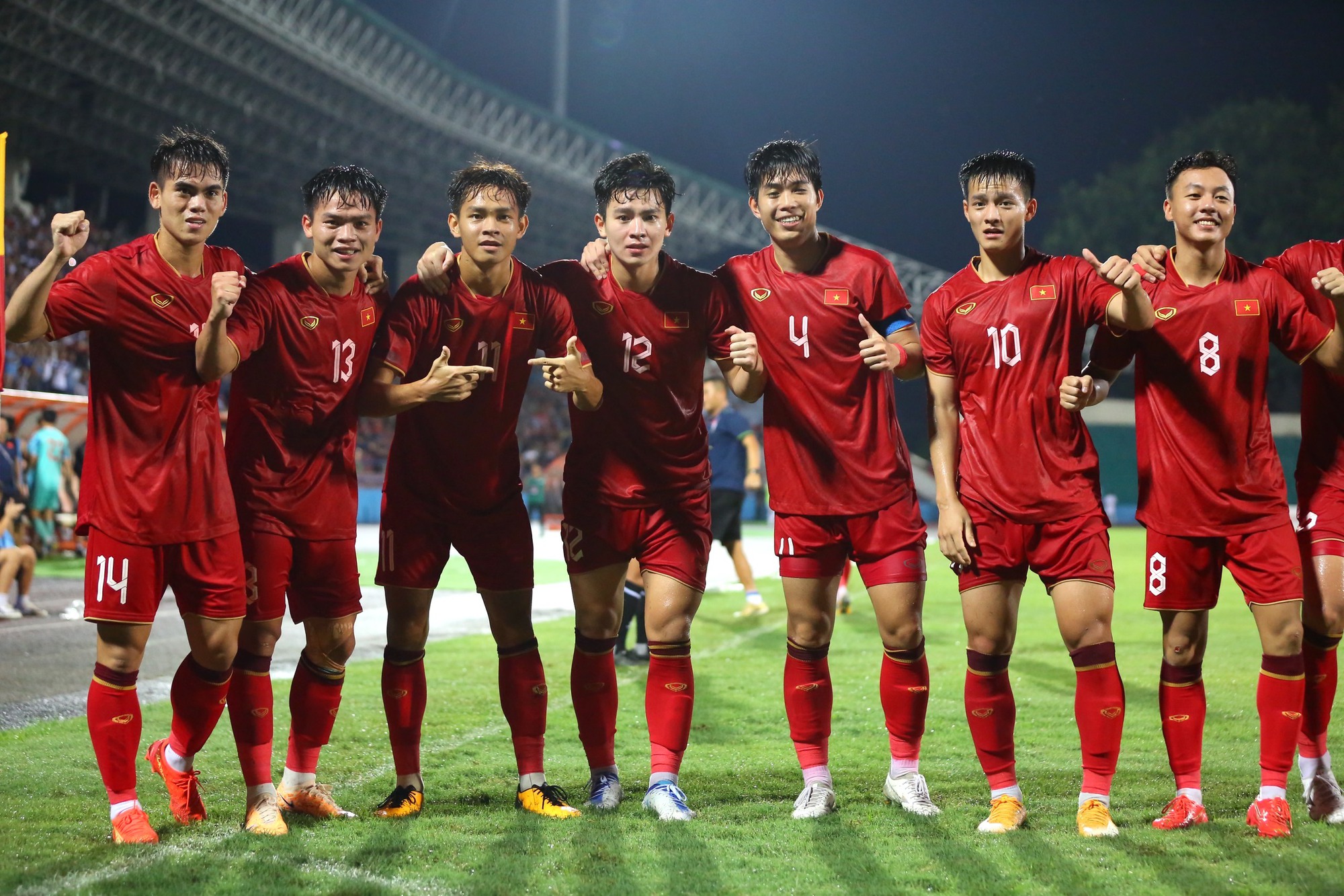 Văn Khang, Vĩ Hào chia vui cùng các cầu thủ U.23 Việt Nam
