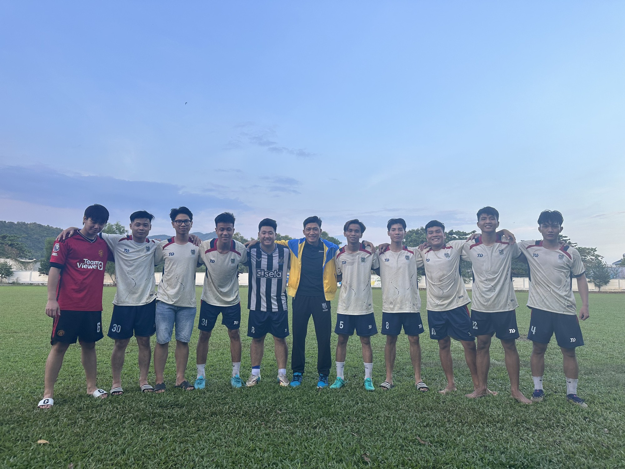 Thầy trò Trường ĐH Bà Rịa - Vũng Tàu háo hức ra mắt giải TNSV THACO Cup 2024