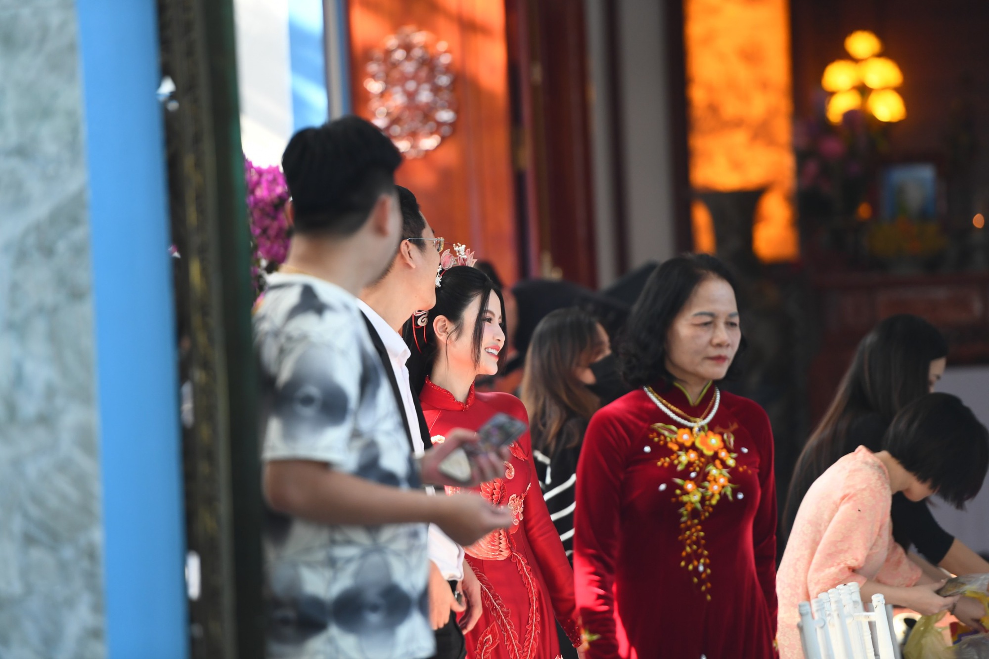 Quang Hải ăn hỏi Chu Thanh Huyền, cô dâu về nhà chồng ngày đầu năm mới- Ảnh 3.
