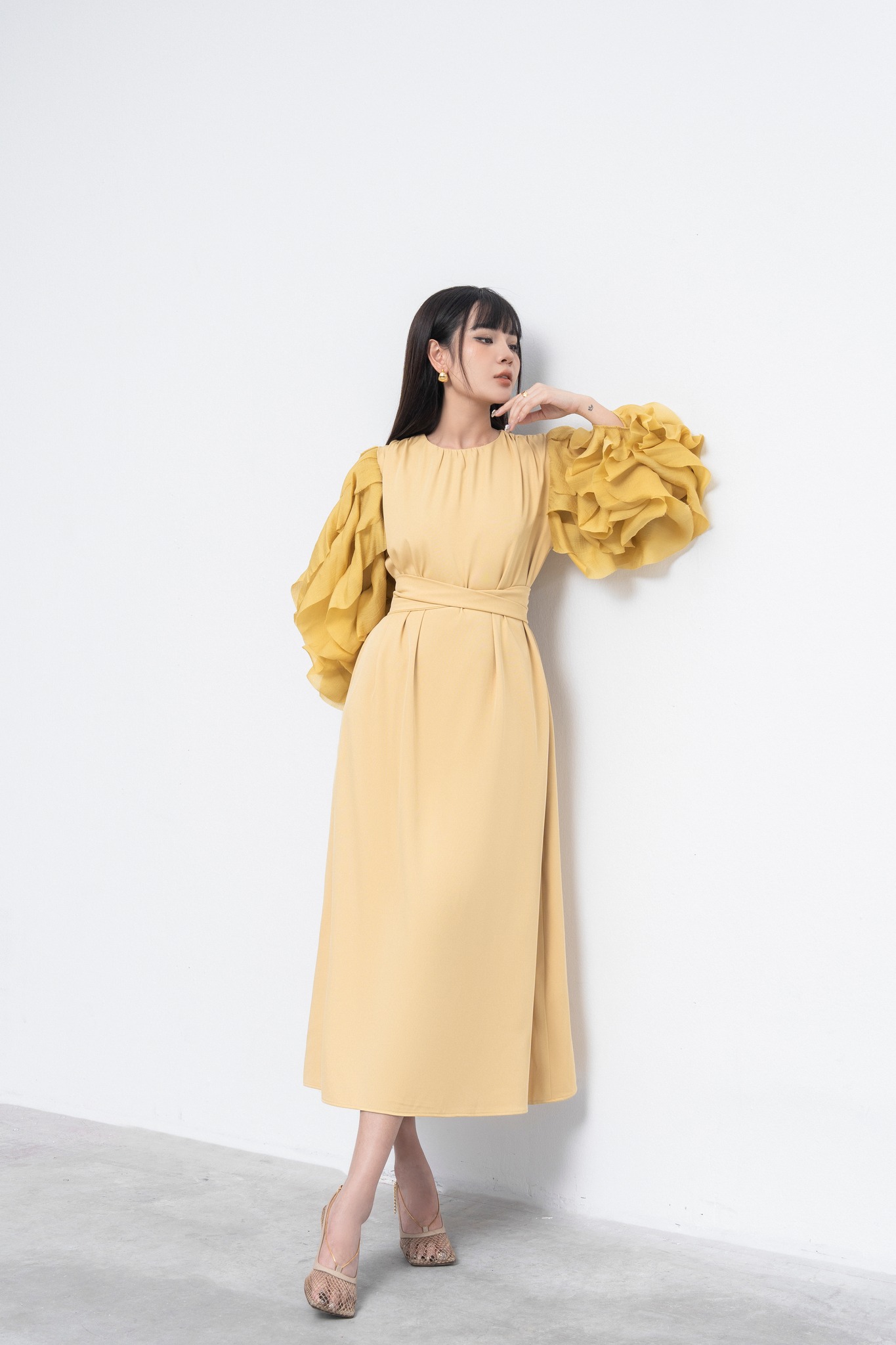 Váy maxi cổ yếm cột nơ TSV1110 chất liệu đũi mát - Váy suông nhẹ nhàng công  sở phối màu cách điệu | Lazada.vn
