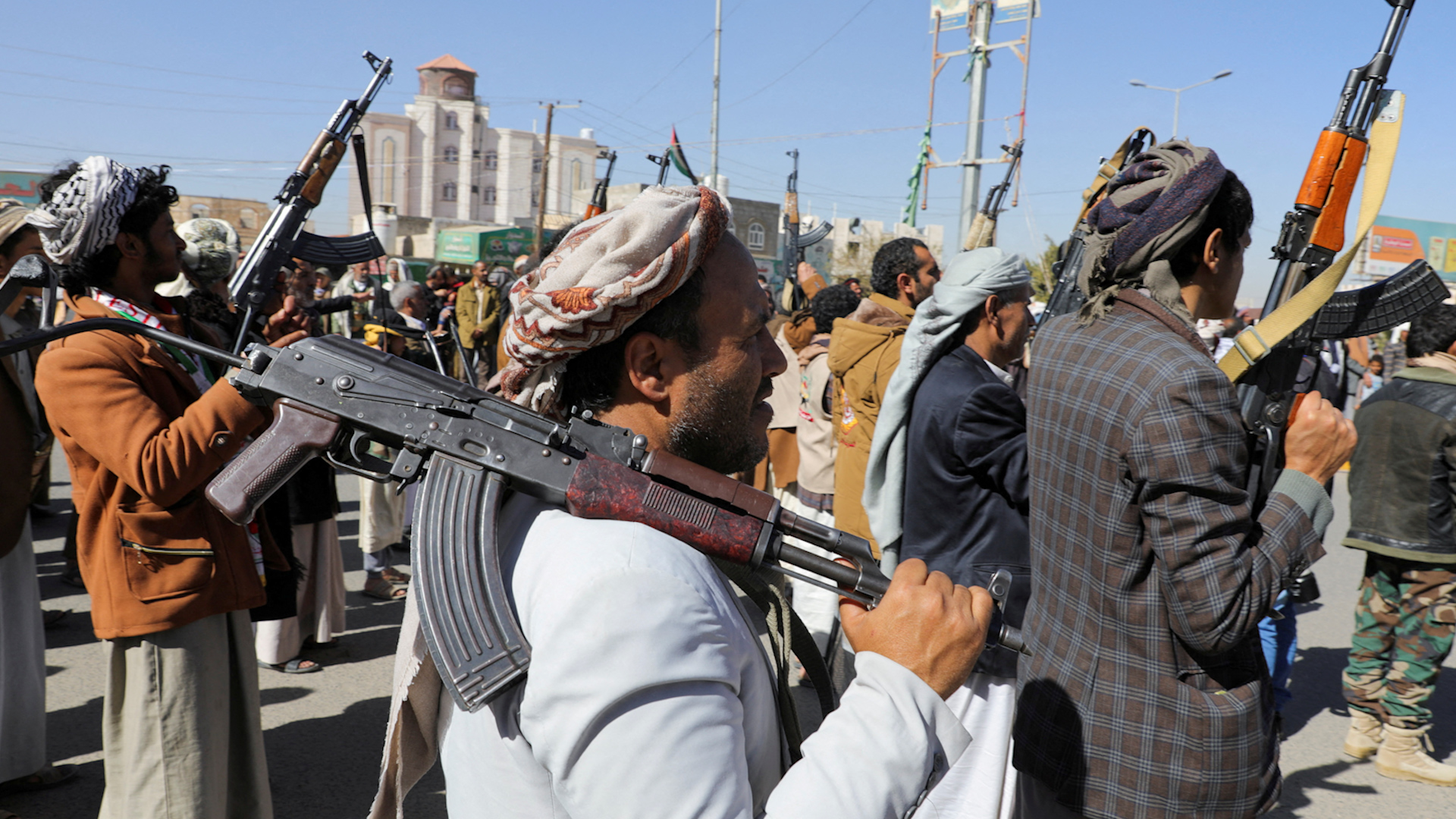 Houthi thề ‘đáp trả mạnh mẽ’ sau cuộc tấn công của Mỹ- Ảnh 1.