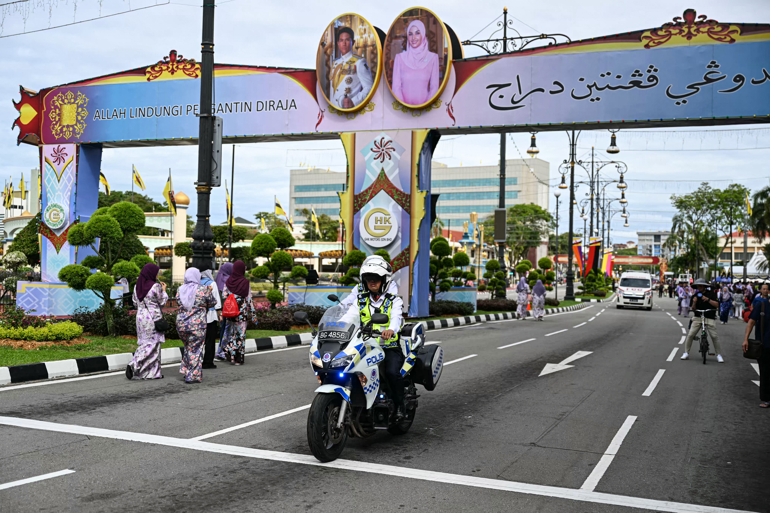 Chiêm ngưỡng lễ cưới lộng lẫy của hoàng tử Brunei- Ảnh 8.