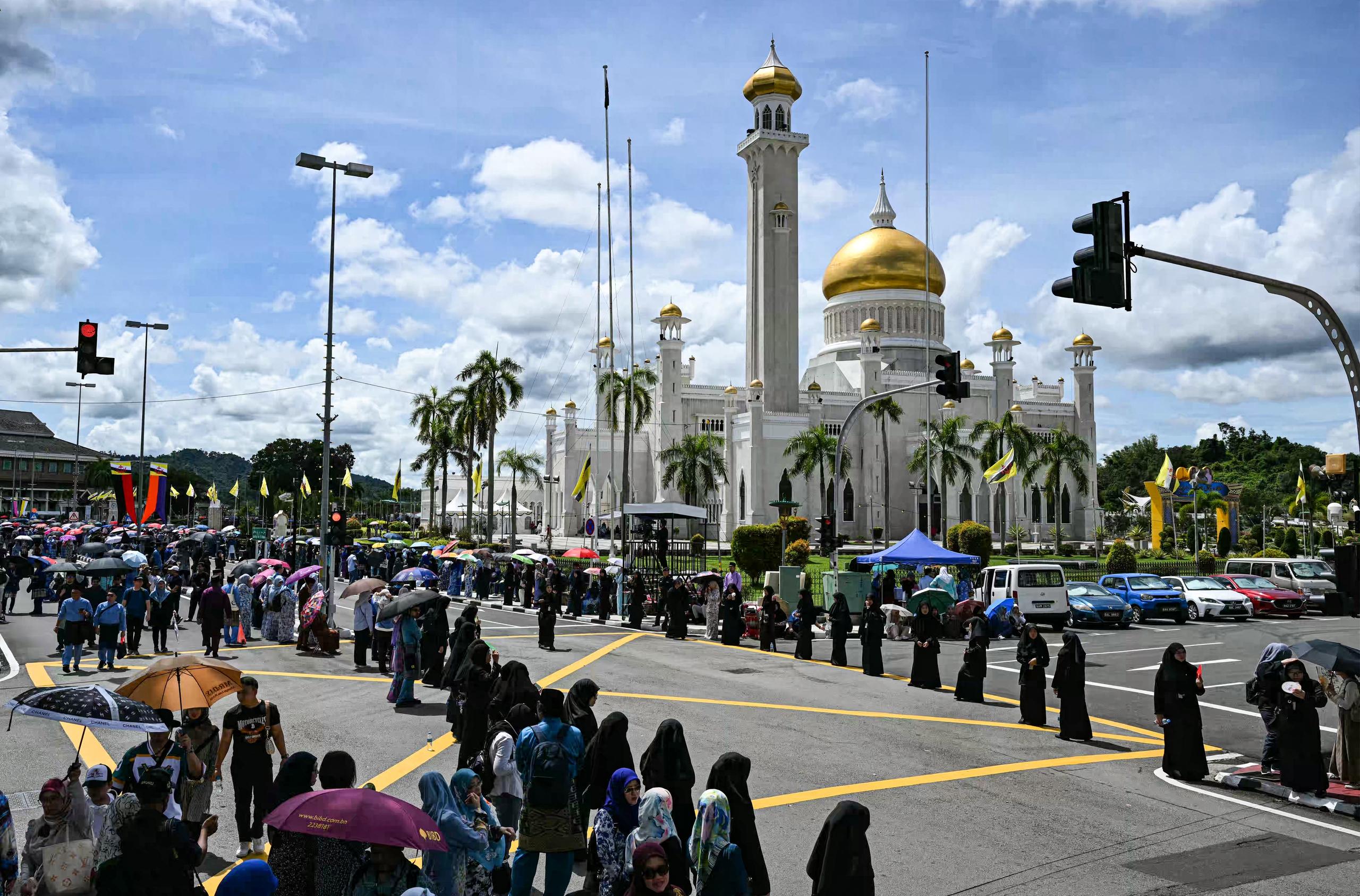 Chiêm ngưỡng lễ cưới lộng lẫy của hoàng tử Brunei- Ảnh 9.