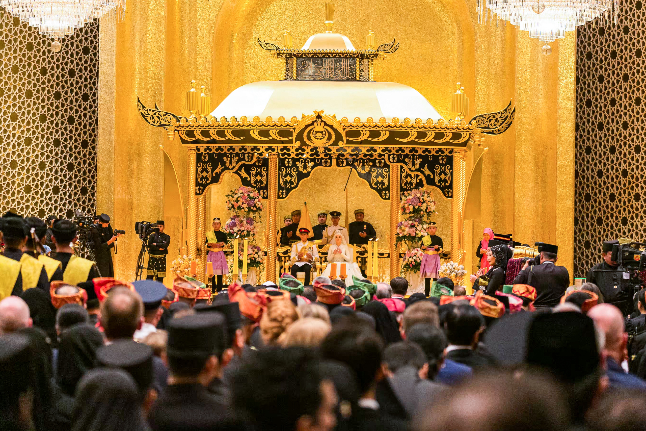 Chiêm ngưỡng lễ cưới lộng lẫy của hoàng tử Brunei- Ảnh 17.