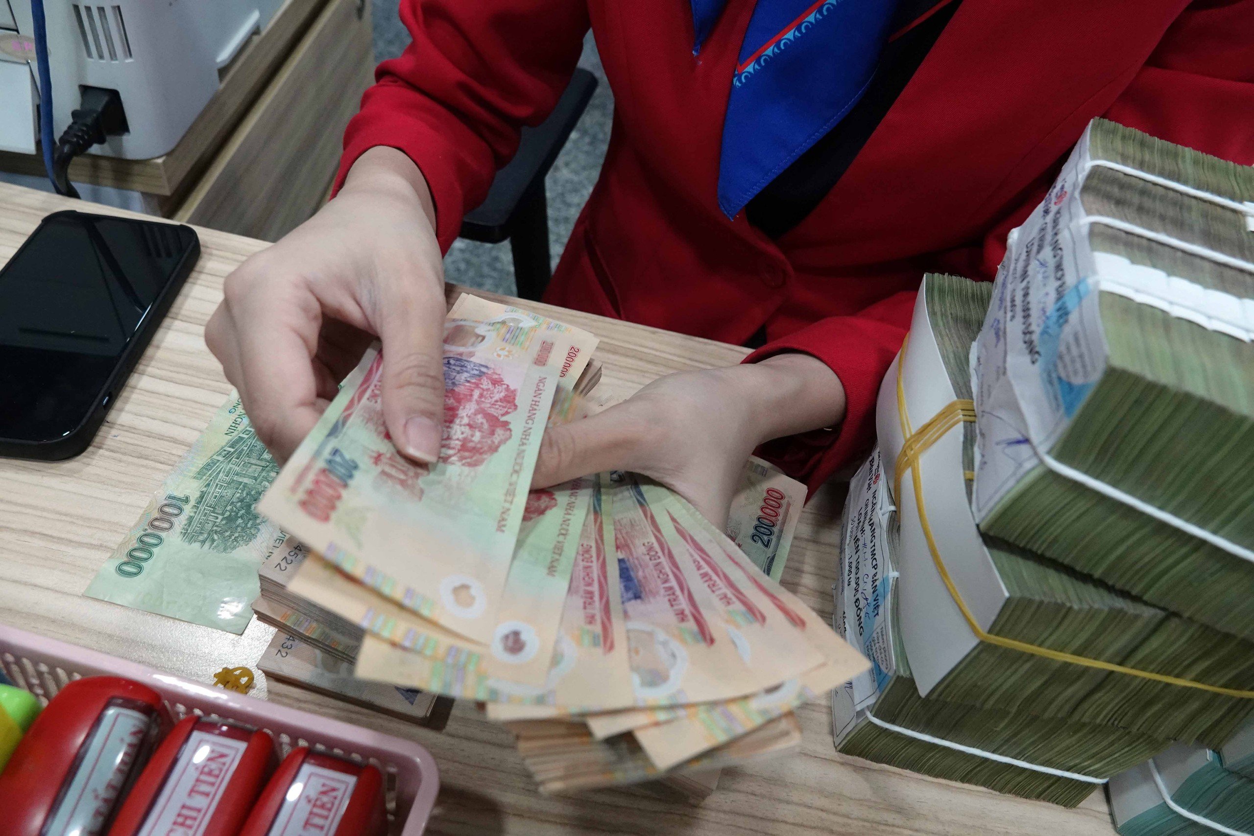 Tín dụng tại TP.HCM giảm 0,93%- Ảnh 1. Tín dụng tại TP.HCM giảm 0,93%- Ảnh 1.