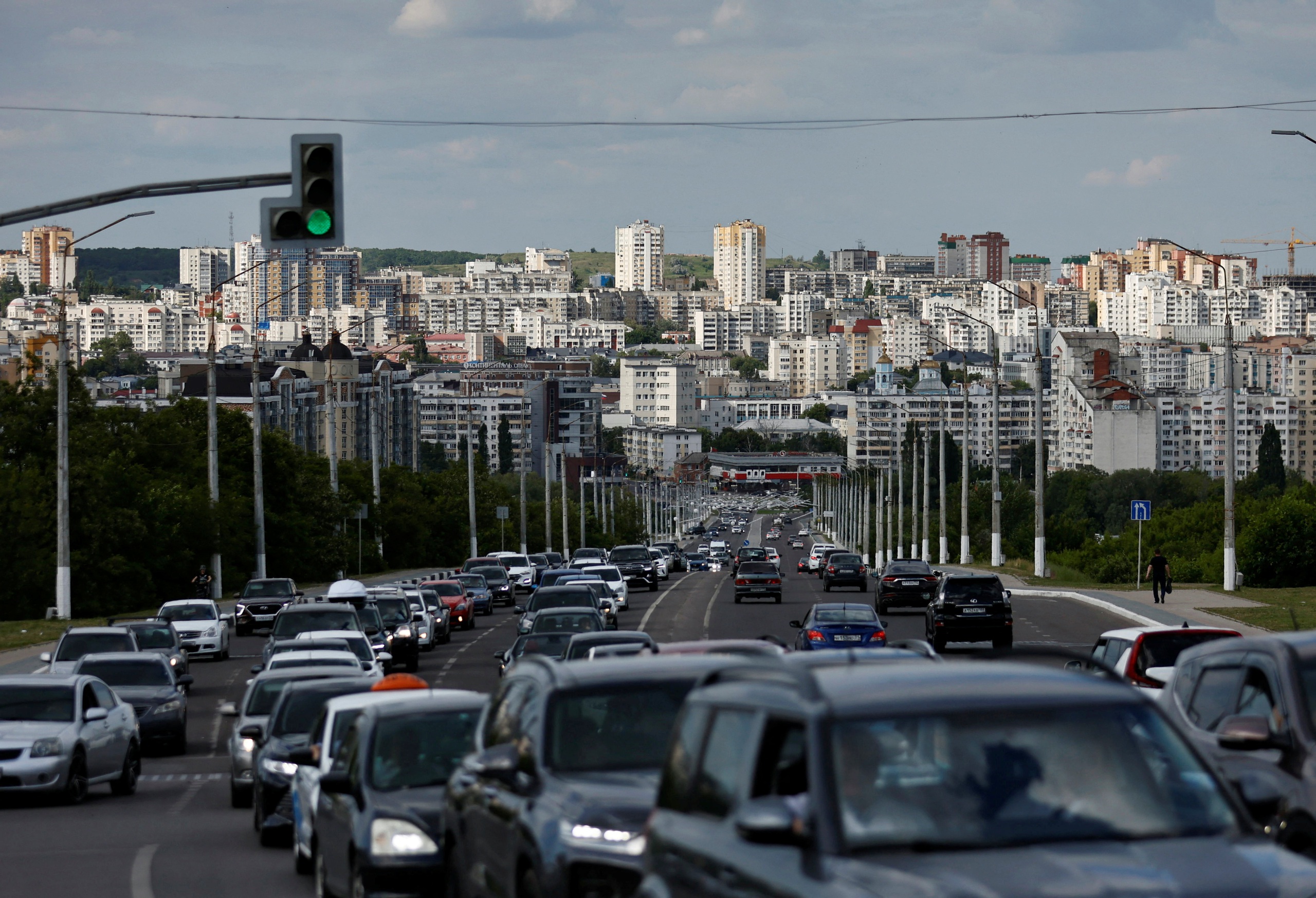 Sản lượng ô tô Nga tăng vọt vào năm 2023- Ảnh 1.