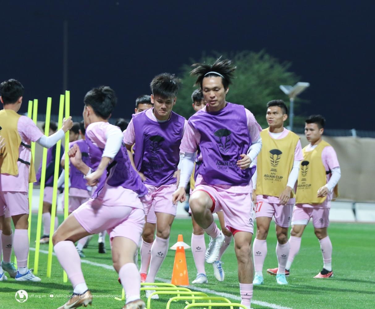 Đội tuyển Việt Nam tập sung, nhân tố trẻ chẳng quá lo ngại đội Indonesia toàn nhập tịch- Ảnh 7.