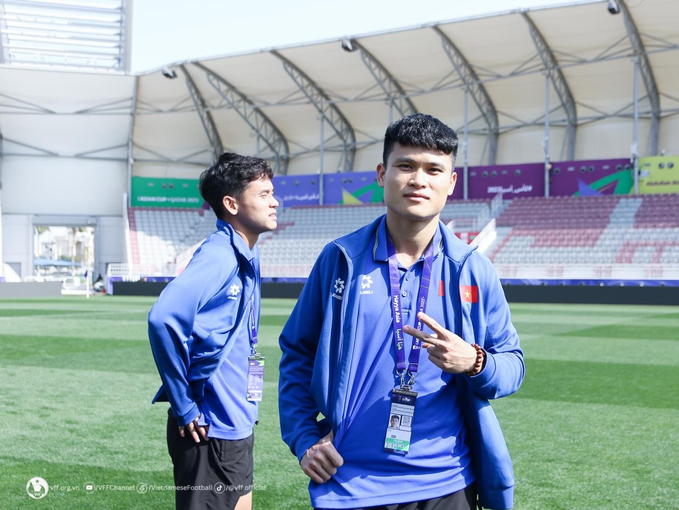 Đội tuyển Việt Nam đấu Indonesia trên sân nhỏ hơn cả Hàng Đẫy nhưng đẹp mê li- Ảnh 7.