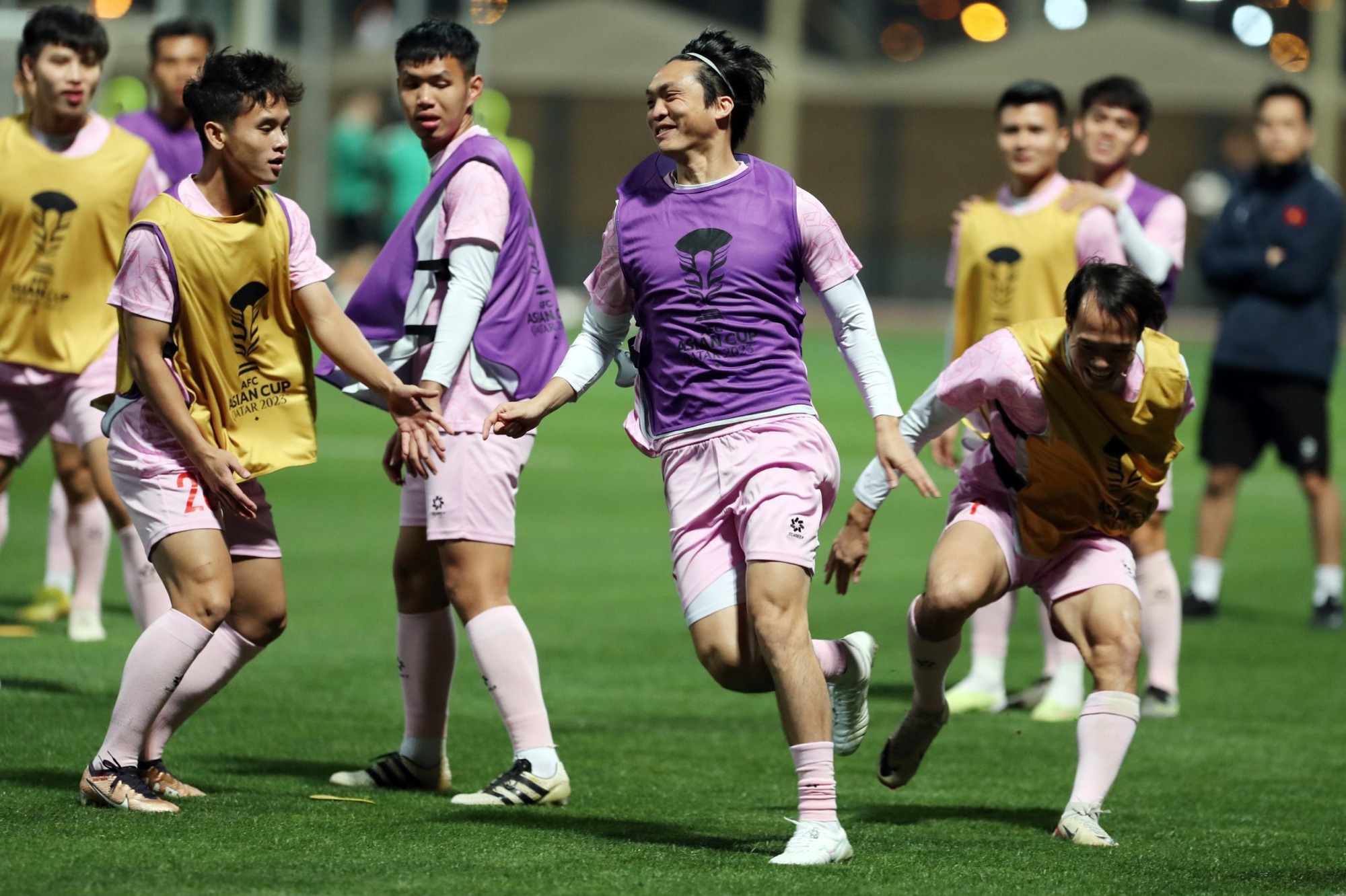Đội tuyển Việt Nam ‘hỗn loạn một cách có… trật tự’, Đình Bắc vắng mặt trận gặp Indonesia- Ảnh 7.