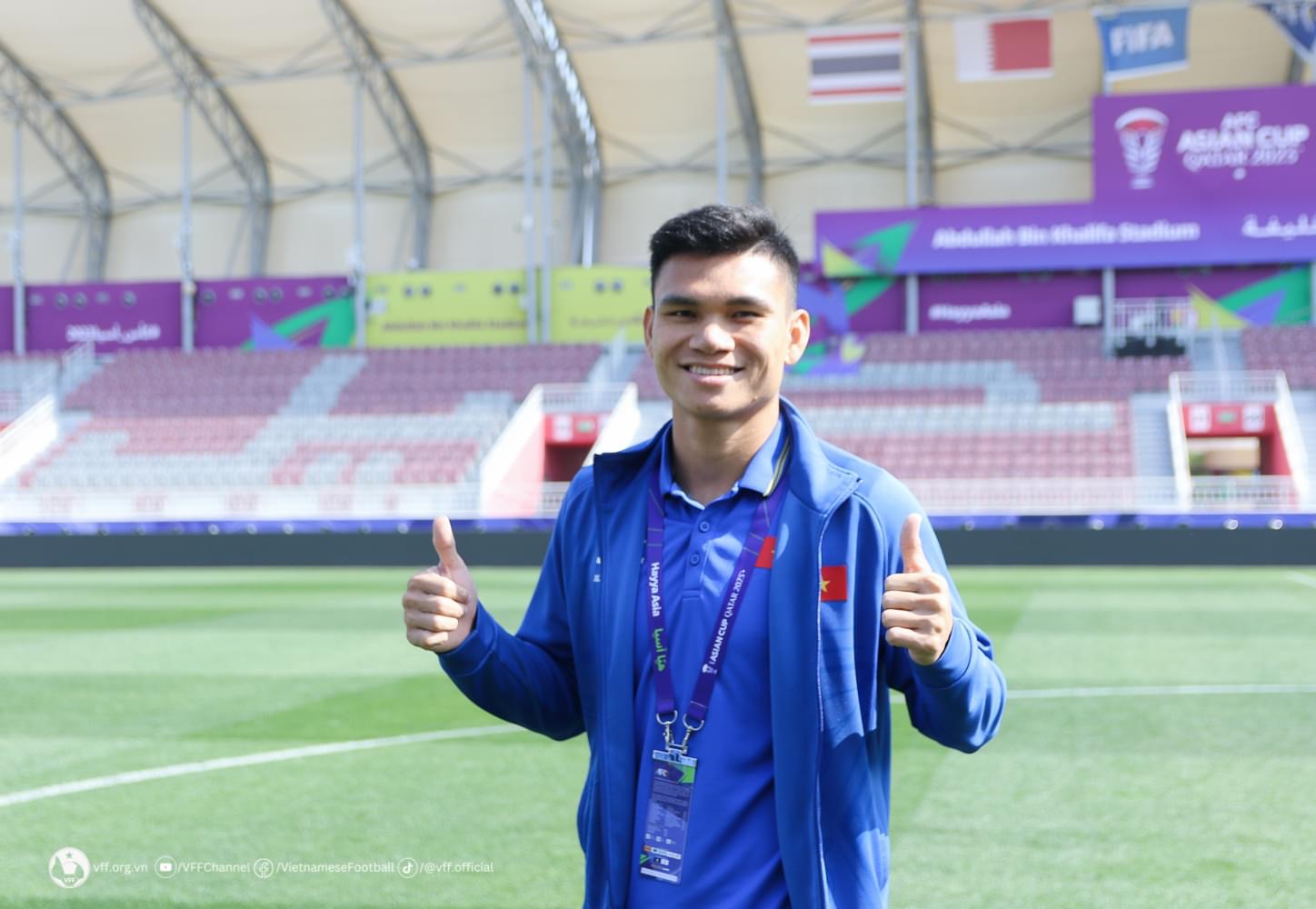 Đội tuyển Việt Nam đấu Indonesia trên sân nhỏ hơn cả Hàng Đẫy nhưng đẹp mê li- Ảnh 8.