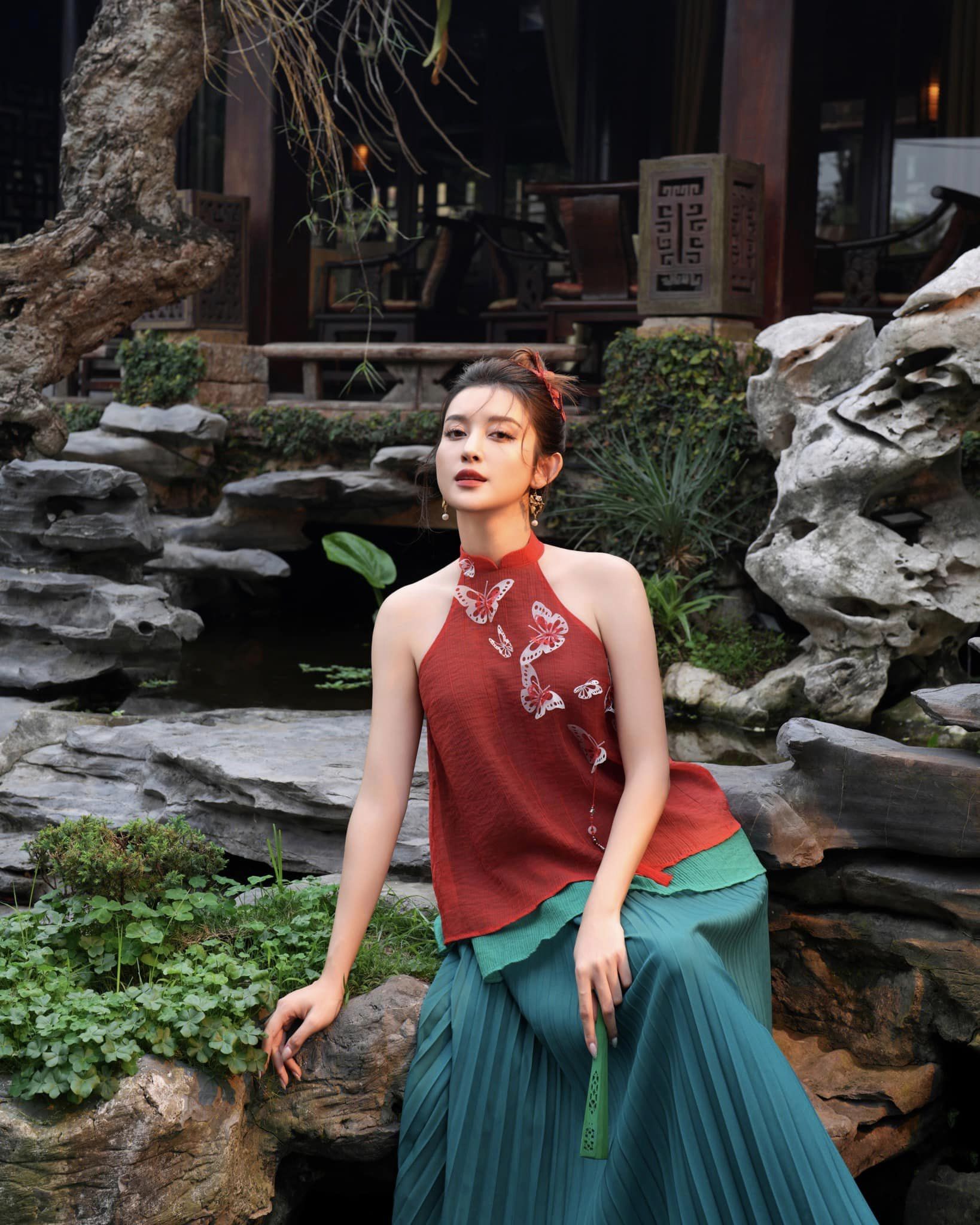 Váy yếm 2 dây bản to form rộng NHUNG TĂM BUỘC EO dáng xòe, váy yếm gân tăm  nữ dáng dài rộng nhung tăm babydoll | Shopee Việt Nam