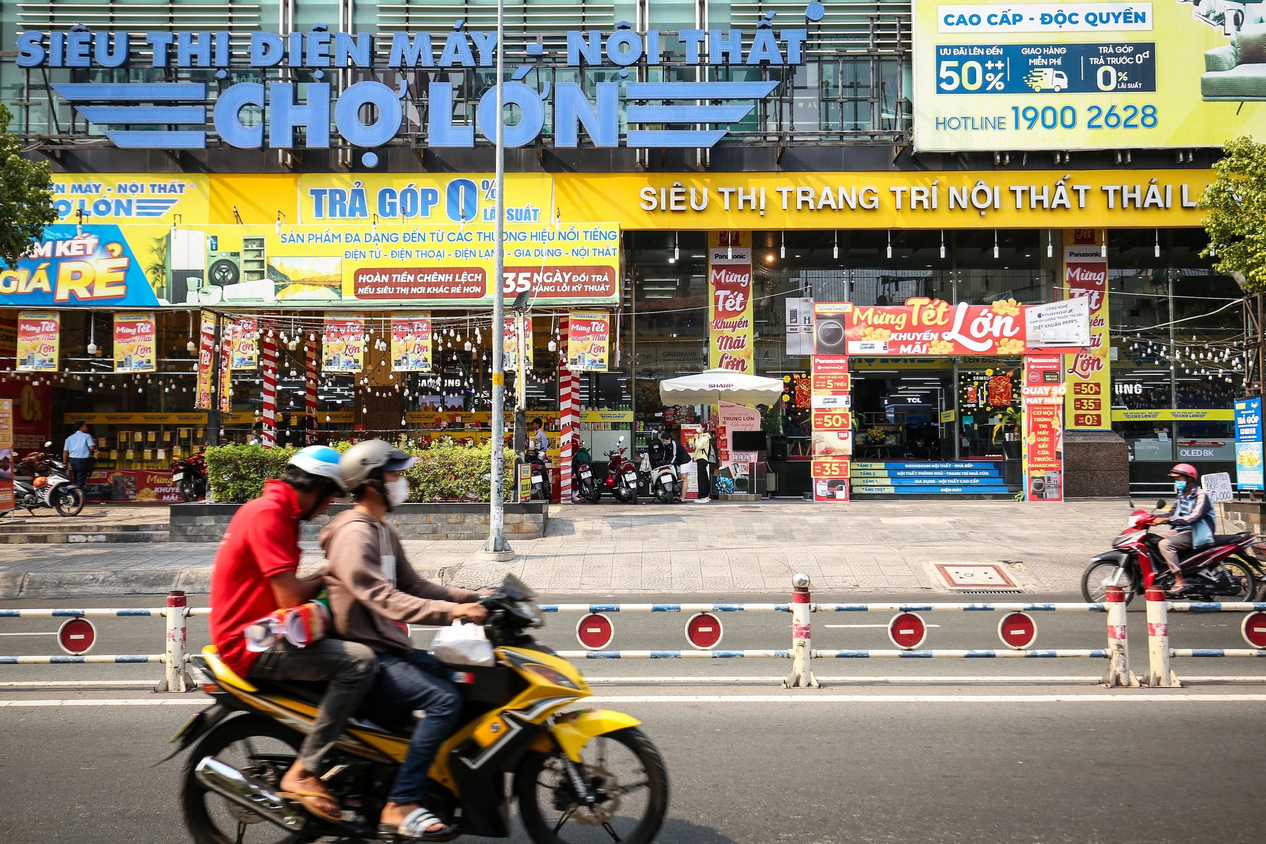 'Ông lớn' trung tâm thương mại điện máy dồn dập đóng cửa- Ảnh 2.