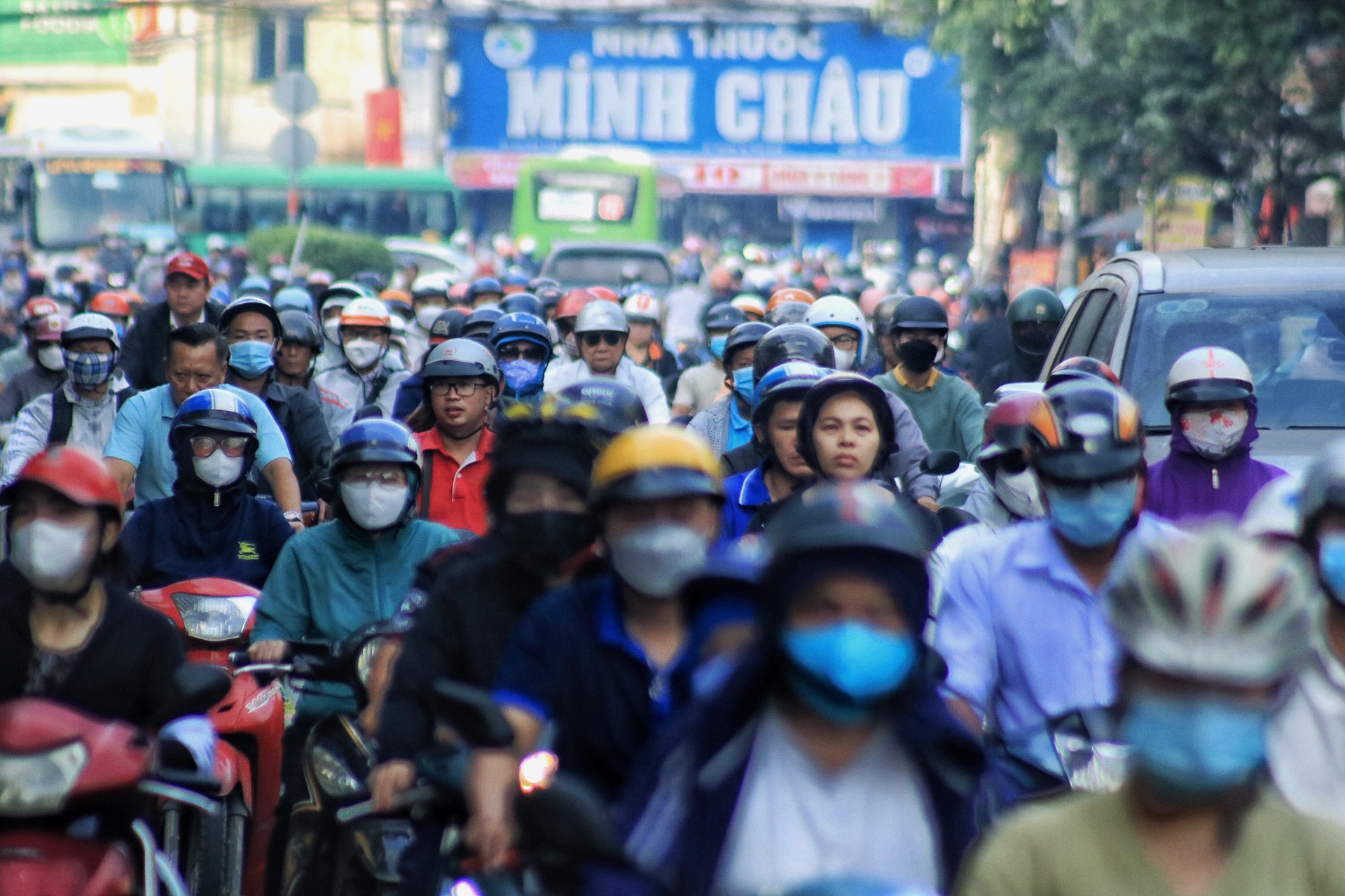 TP.HCM ngày đi làm đầu tiên 2024: Người dân trở lại công việc, đường phố đông đúc- Ảnh 9.