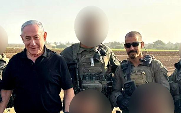 An ninh Israel để lọt lính giả vào chụp hình với Thủ tướng Netanyahu- Ảnh 1.