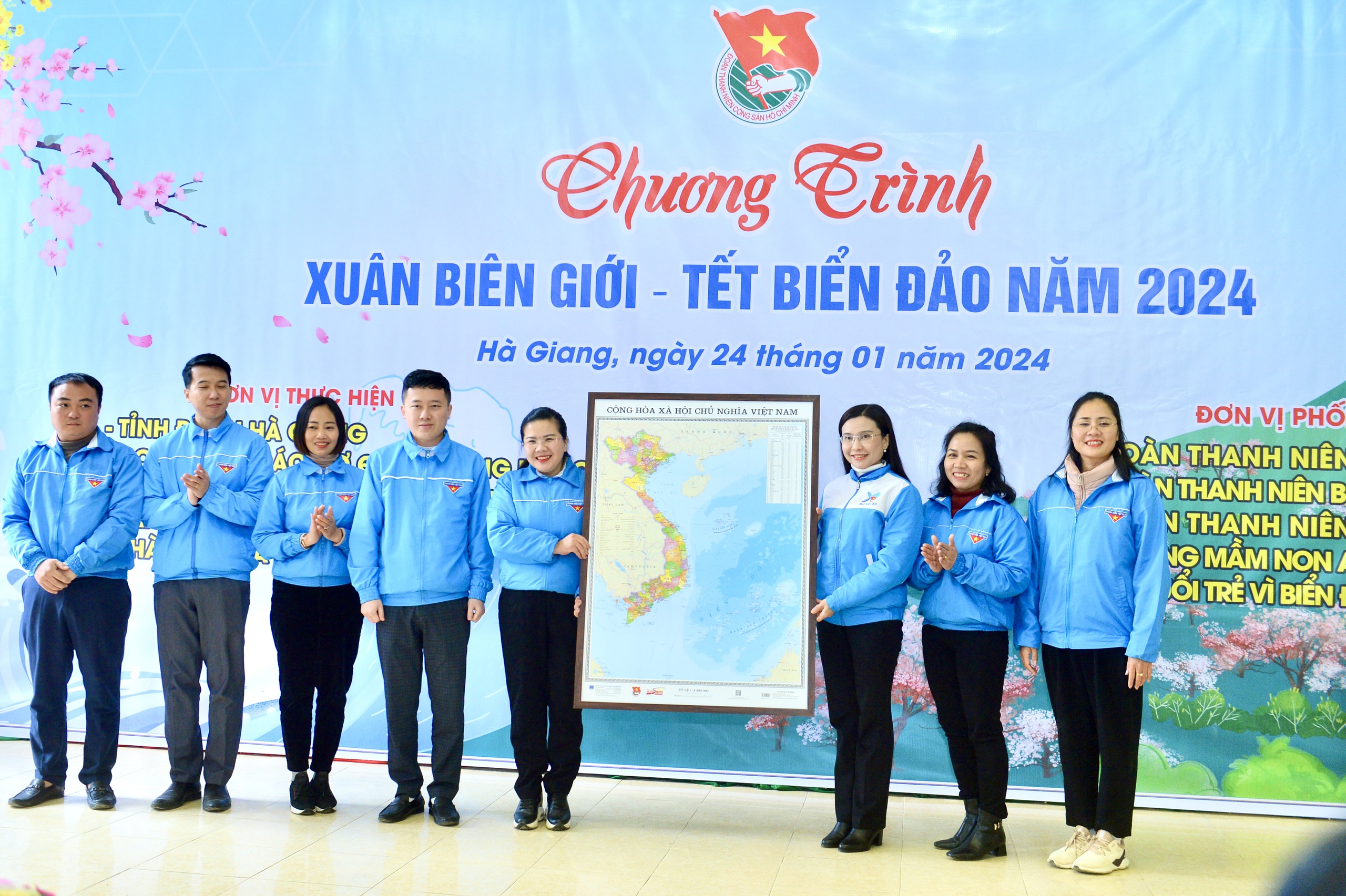 Ấm áp tết tại ngôi làng miền biên cương Hà Giang- Ảnh 6.