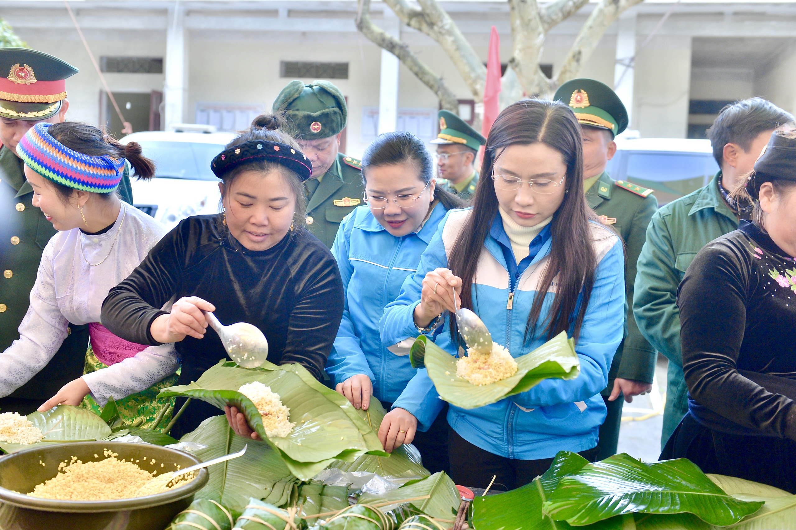 Ấm áp tết tại ngôi làng miền biên cương Hà Giang- Ảnh 16.