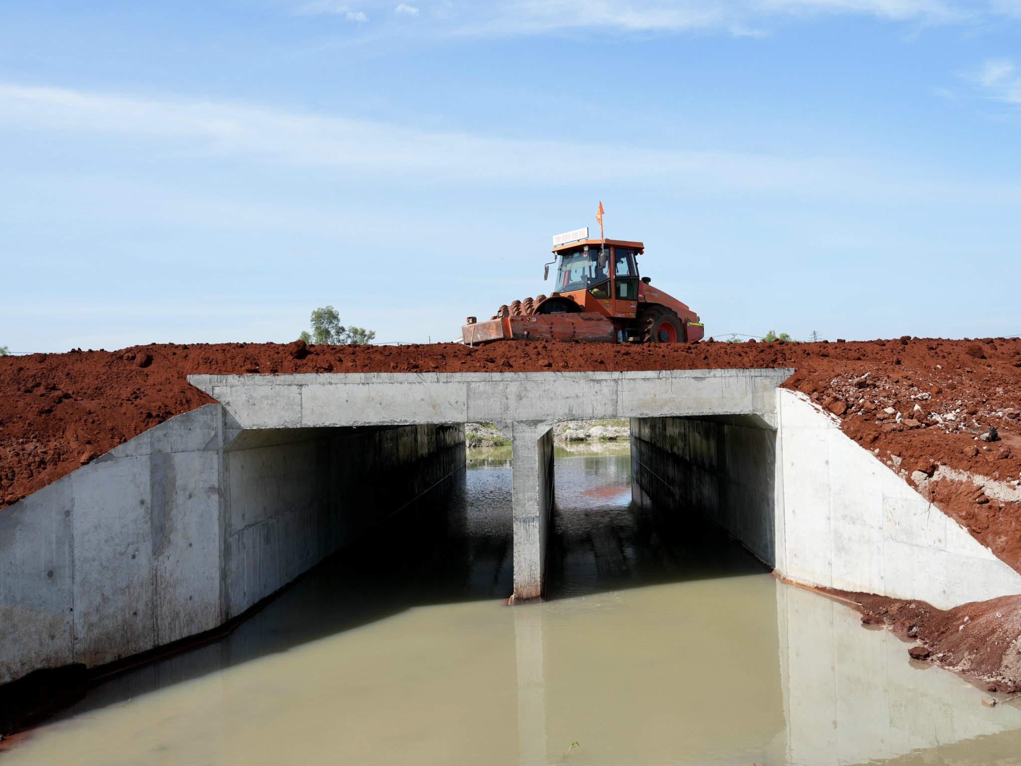 Cao tốc Biên Hòa - Vũng Tàu thi công xuyên đêm để đẩy nhanh tiến độ- Ảnh 10.