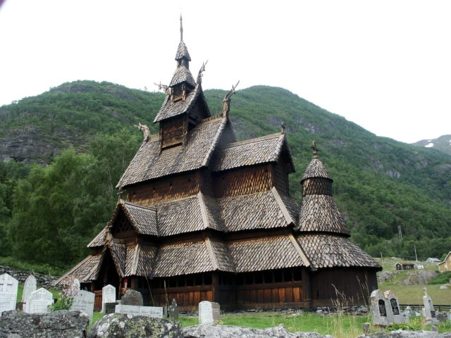 Những địa điểm du lịch đáng chú ý tại Alesund - thành phố đẹp nhất Na Uy- Ảnh 2.