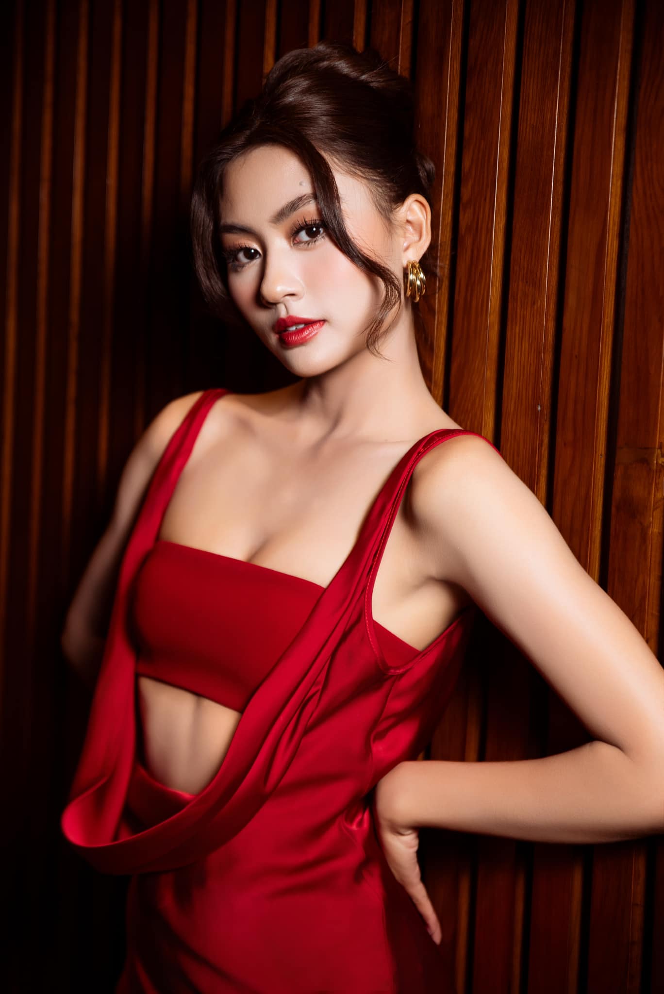 Hoa hậu Bùi Thị Xuân Hạnh: Tôi đủ tỉnh táo để vượt qua cám dỗ trong showbiz- Ảnh 10.