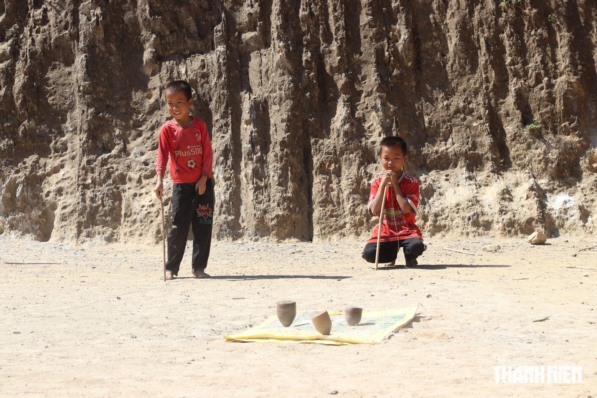 Trẻ em Tây nguyên chơi trò chơi mang đậm bản sắc văn hóa của… Tây bắc- Ảnh 5.