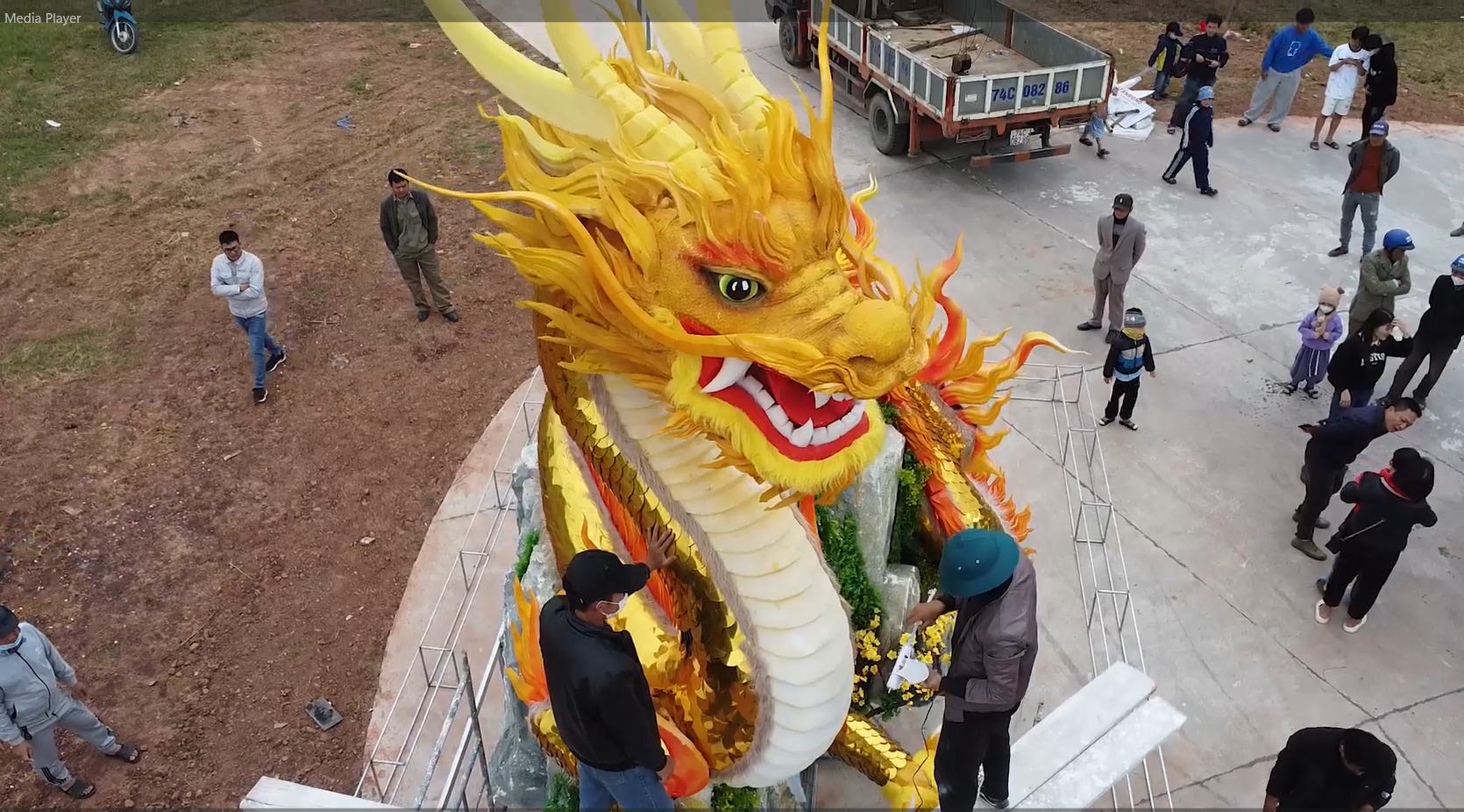 Vừa 'đáp xuống' phố núi Lao Bảo, linh vật rồng Quảng Trị tạo 'cơn sốt' check-in- Ảnh 4.