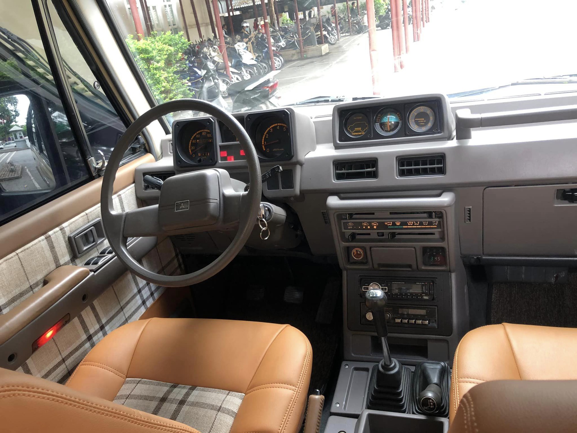 Xe hiếm Mitsubishi Pajero MK1 gần 35 năm tuổi tại Việt Nam- Ảnh 3.