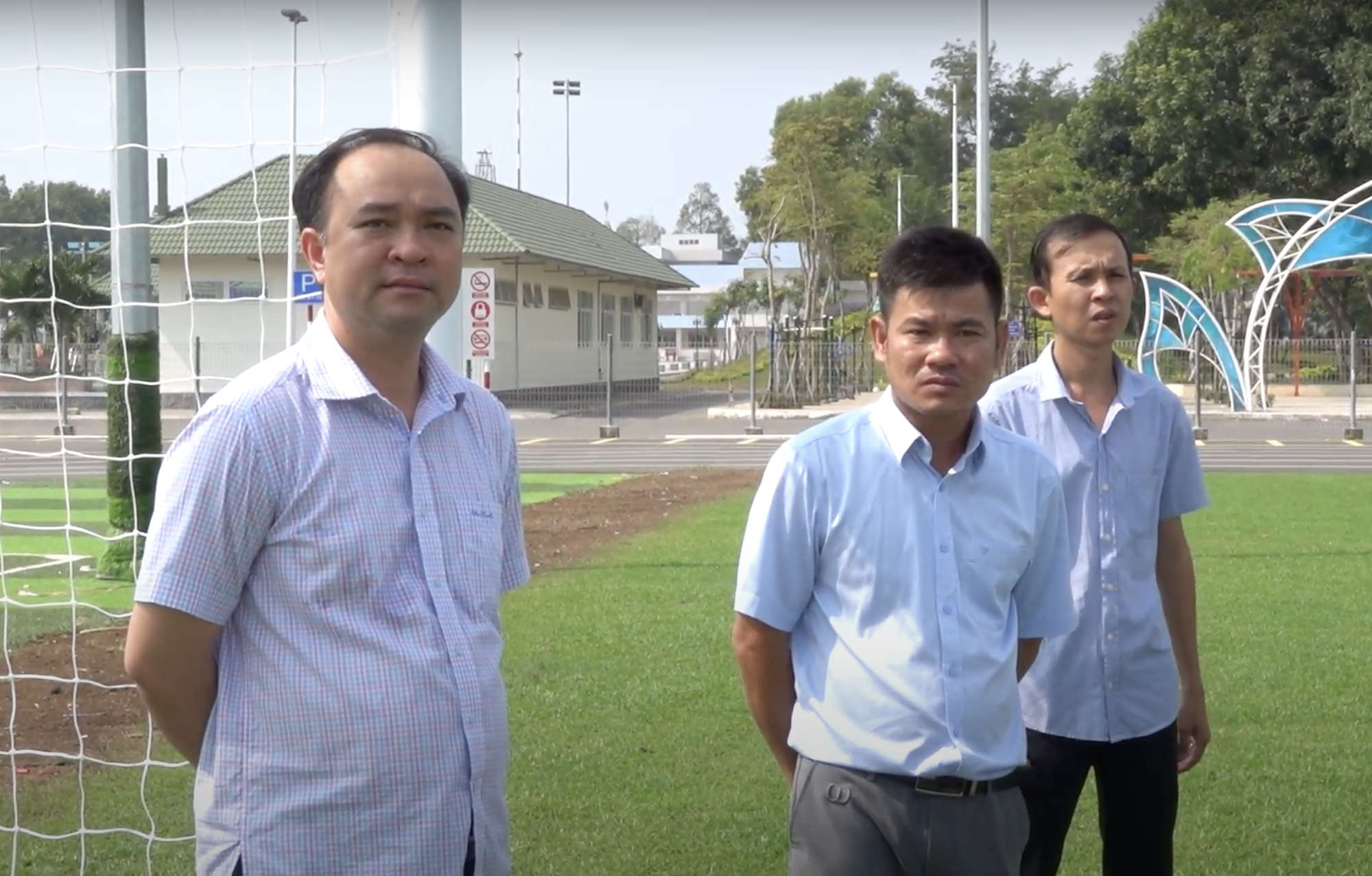 PCT UBND huyện Long Điền Lê Hữu Hiền khảo sát sân Bàu Thành