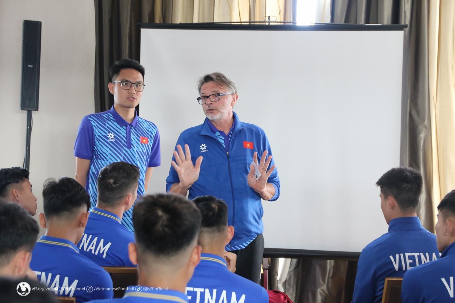 HLV Troussier: ‘Các cầu thủ 30 tuổi hãy tận hưởng Asian Cup vì đây có thể là…’- Ảnh 5.