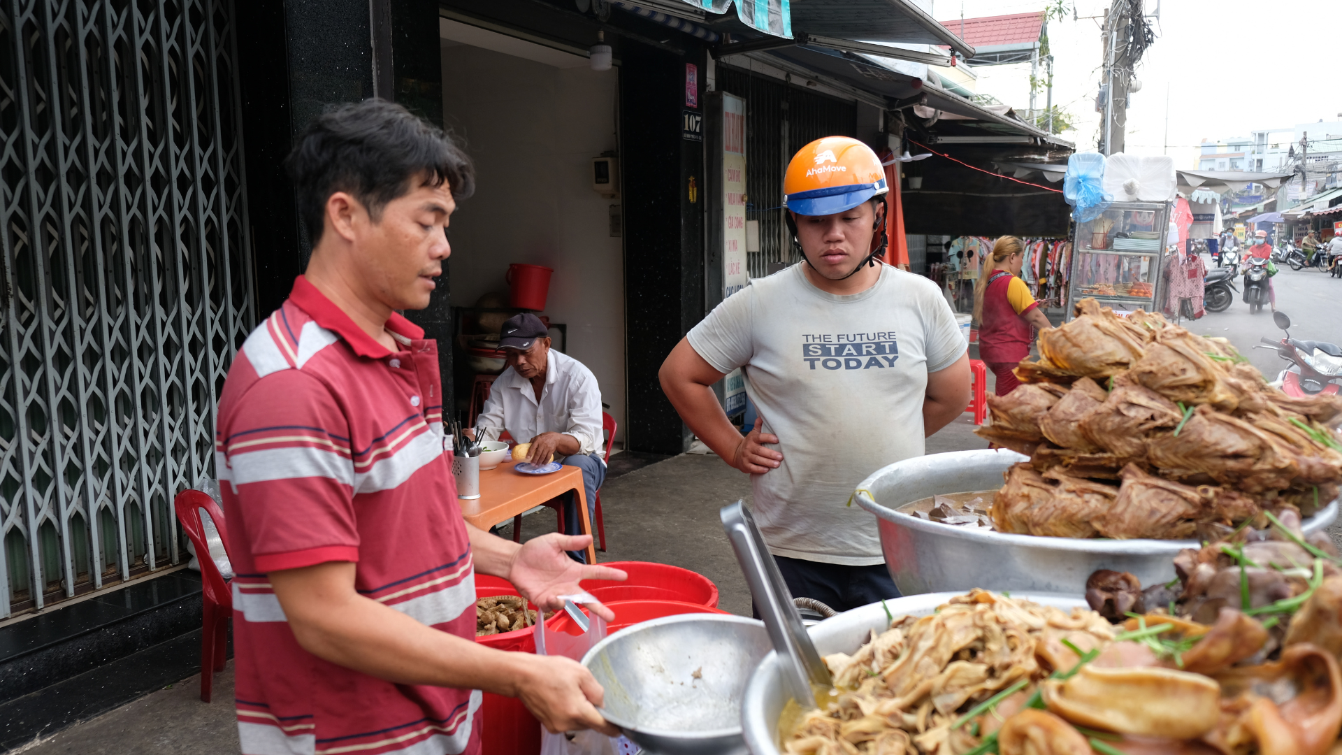 Phá lấu vịt gia truyền 40 năm, mỗi ngày bán 100 kg ở quận 8- Ảnh 1.