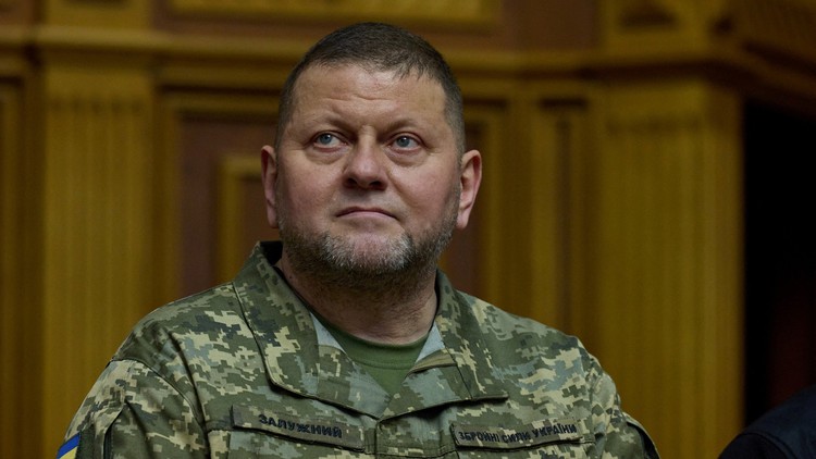 Tổng tư lệnh Ukraine nói quân đội cần người, các nghị sĩ nên tình nguyện chiến đấu - Ảnh 1.