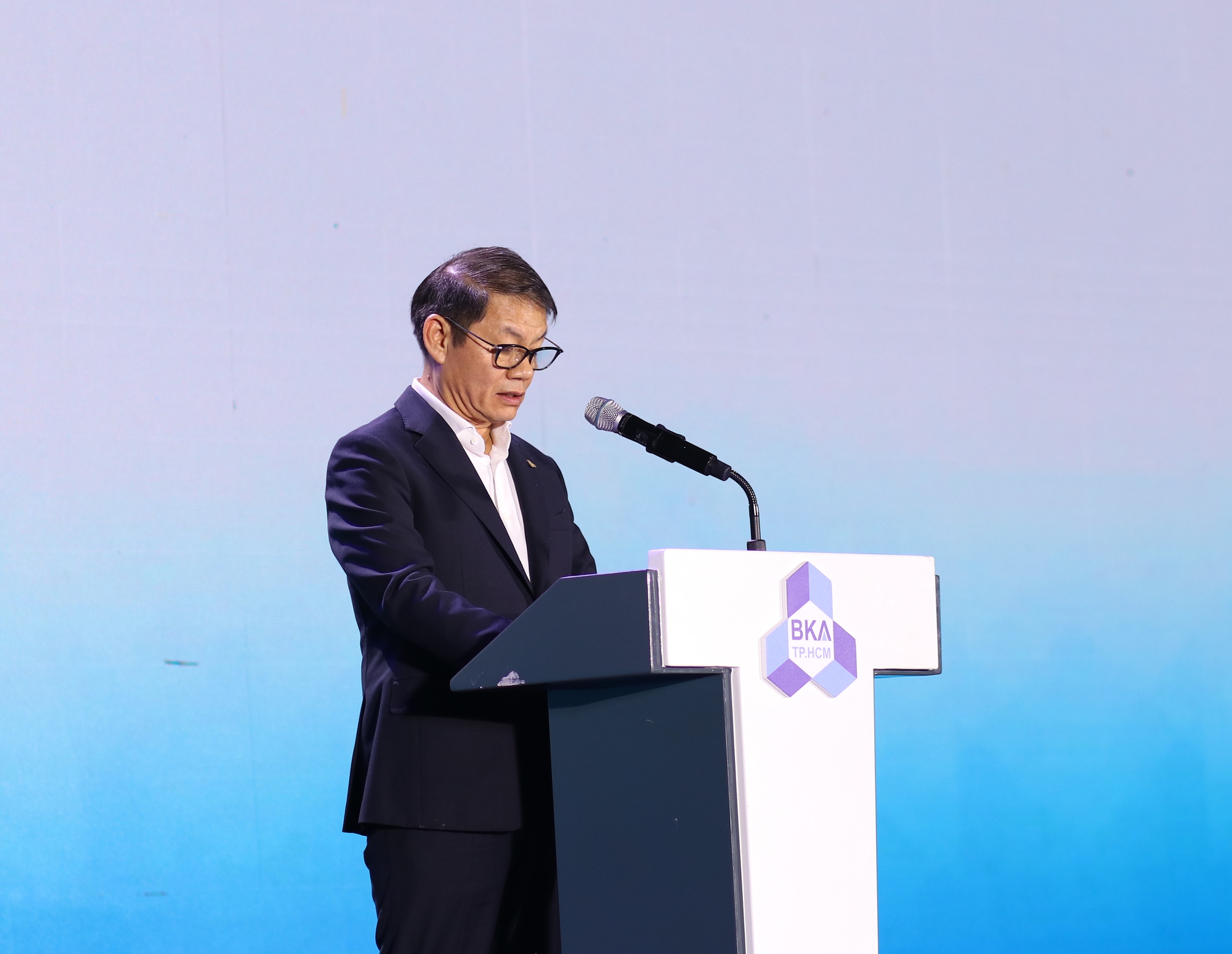 1.000 άτοκα δάνεια/εξάμηνο για φοιτητές του Τεχνολογικού Πανεπιστημίου της πόλης Χο Τσι Μινχ; - Φωτογραφία 1. 1.000 suất vay/học kỳ không lãi suất cho sinh viên Trường Bách khoa TP.HCM?- Ảnh 1.