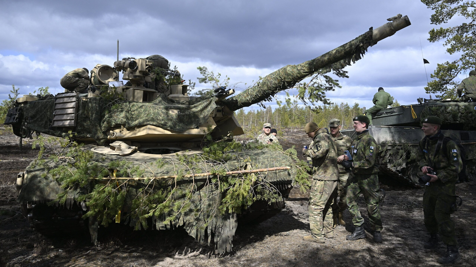 Ukraine đang làm gì với xe tăng M1 Abrams Mỹ?- Ảnh 1.