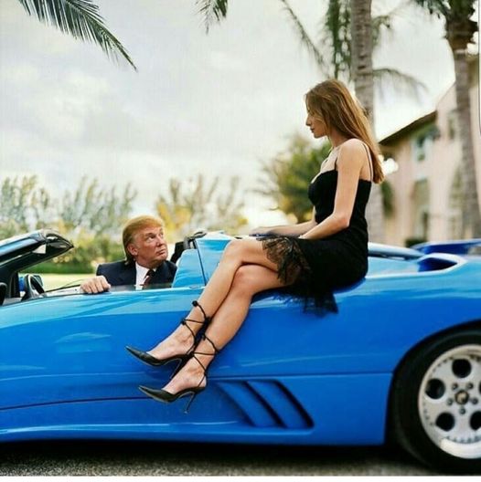 Chiếc Lamborghini ‘độ’ riêng cho ông Trump chuẩn bị lên sàn đấu giá- Ảnh 2.
