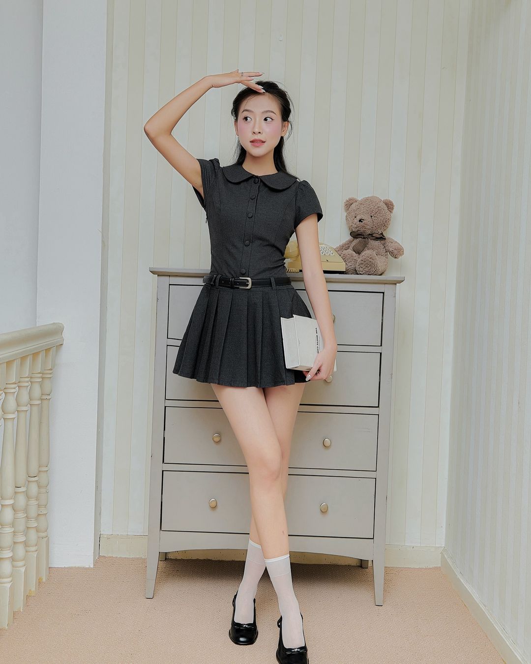 Verander in een lieve muze met een overhemdjurk - Foto 3. Hóa thân thành nàng thơ dịu dàng với váy sơ mi- Ảnh 3.